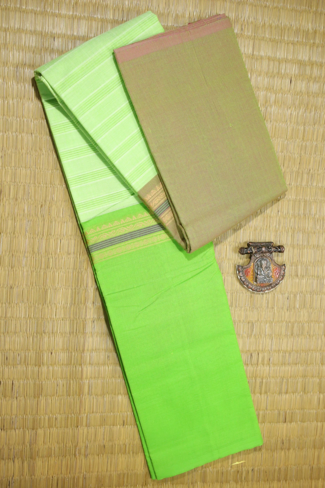 light-green-muppagam-three-part-ruthratcham-malarkodi-saree-mk007543-a