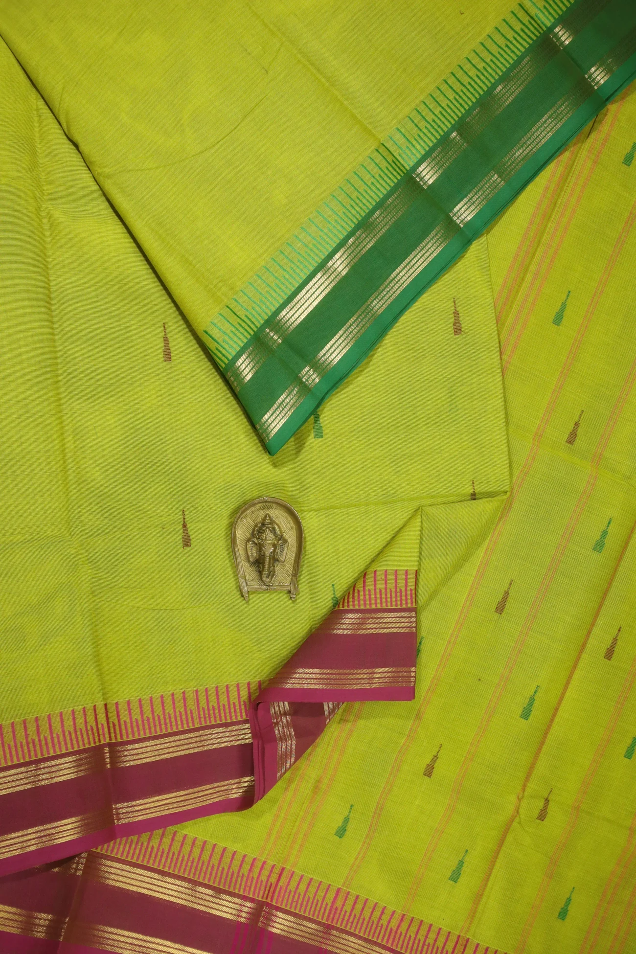 green-yellow-seepu-reku-border-grand-chettinad-saree-gc001575-a