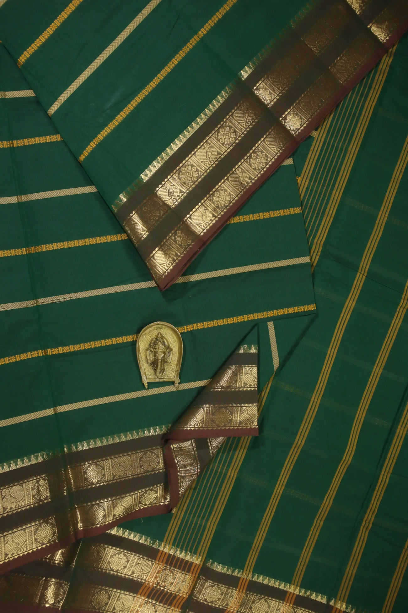 dark-green-veldhari-grand-chettinad-saree-gc001553-a