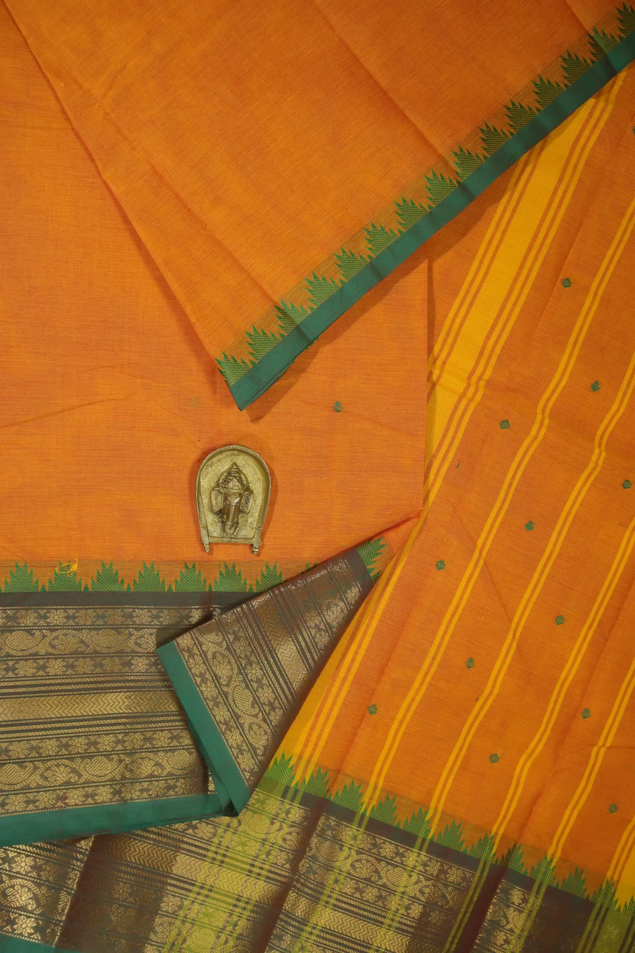 orange-thalampoo-reku-mango-grand-chettinad-saree-gc001646-a