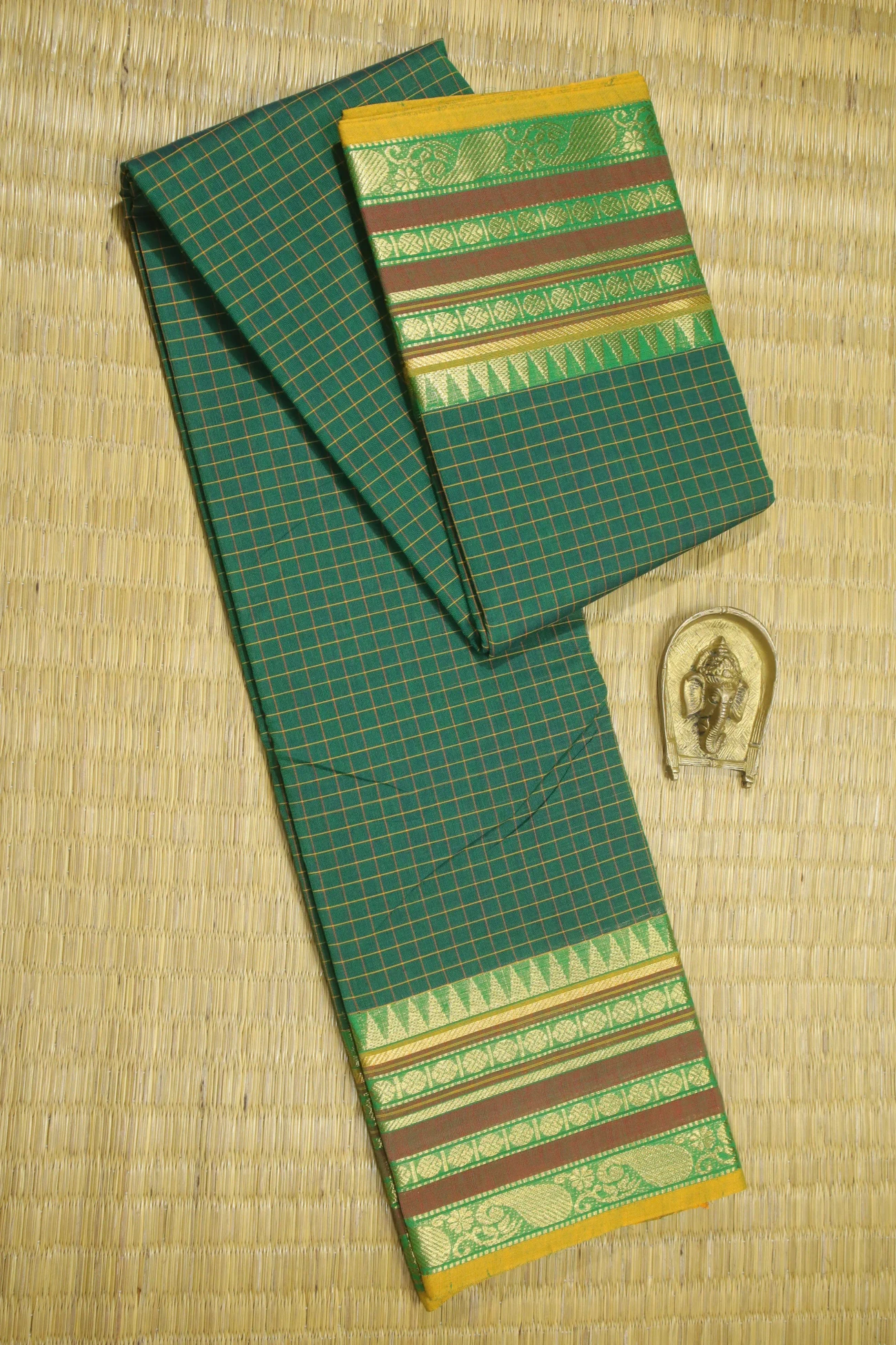 dark-green-temple-ruthratcham-mango-checked-saree-ck002359-a