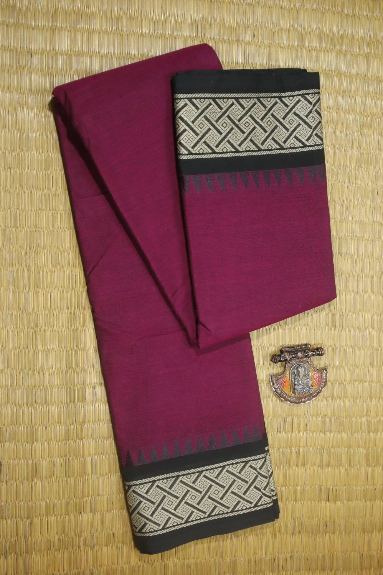 dark-magenta-temple-malarkodi-saree-mk007311-a