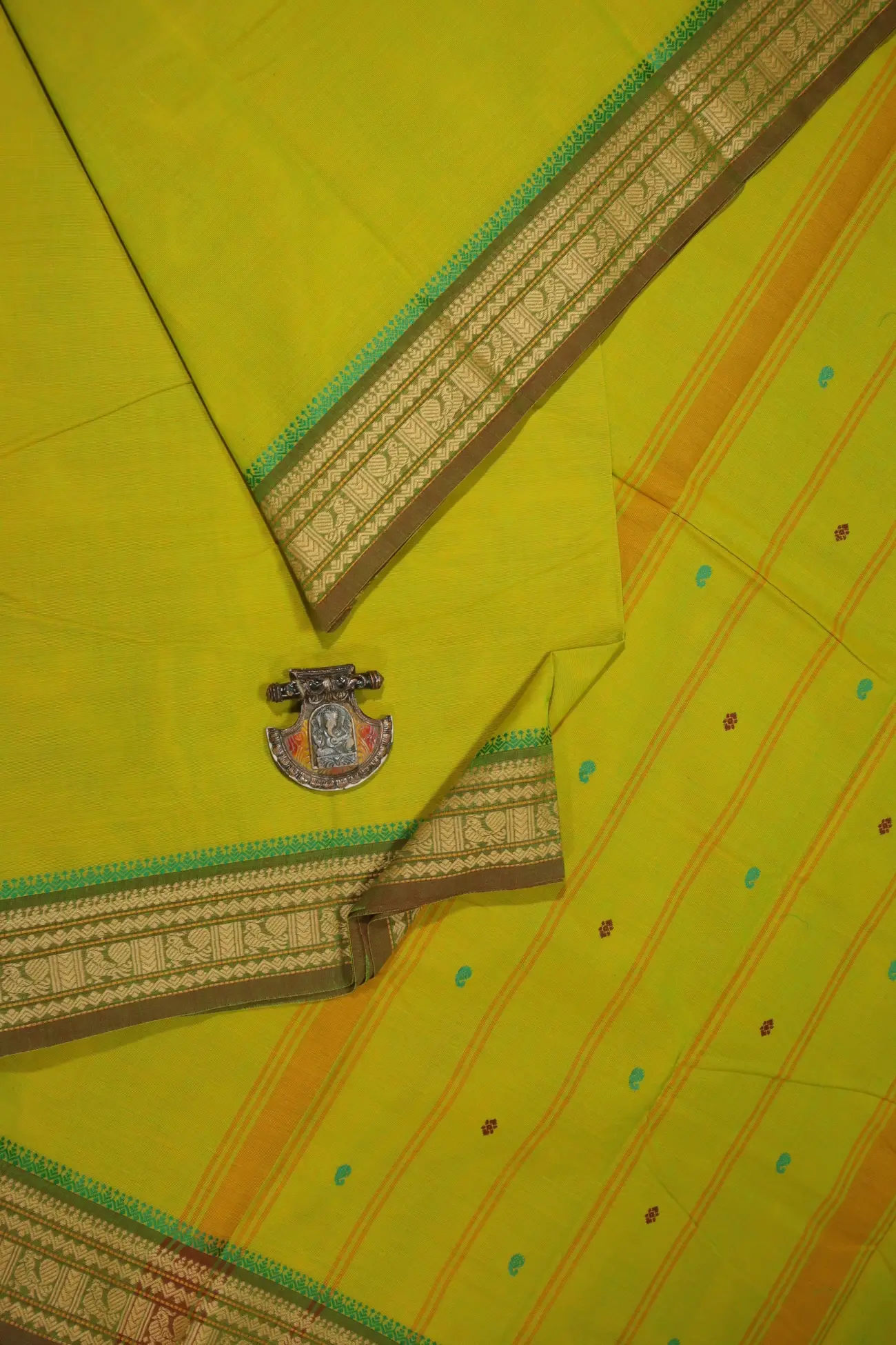 mustard-peacock-grand-chettinad-saree-gc001560-a