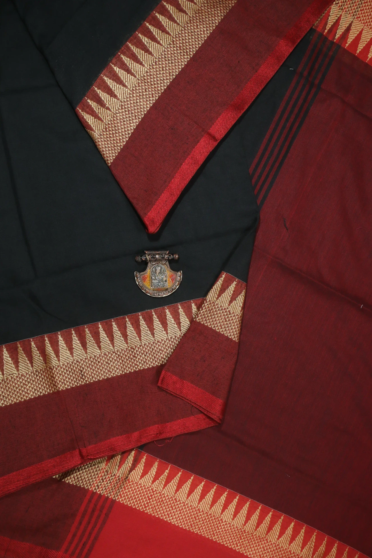 black-temple-bengal-saree-kh001787-a