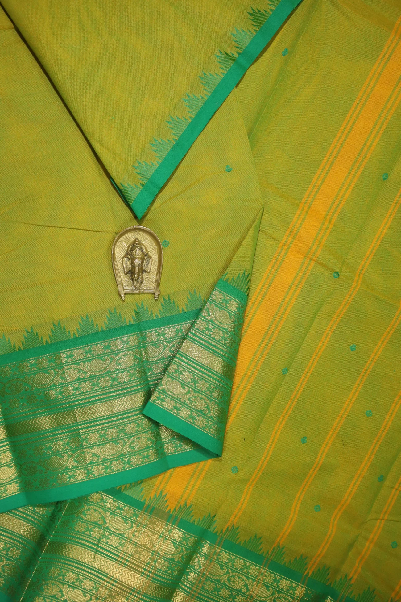 yellow-green-temple-mango-grand-chettinad-saree-gc001221-a