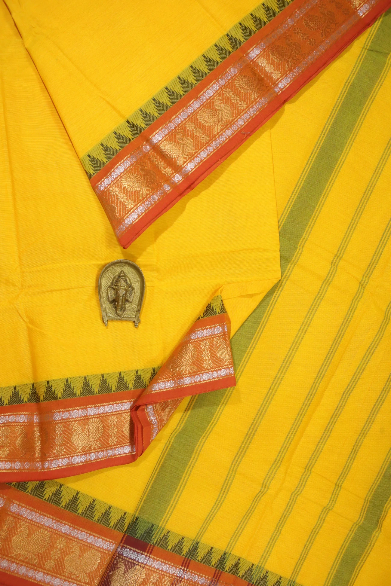 yellow-temple-grand-chettinad-saree-smk002539-a