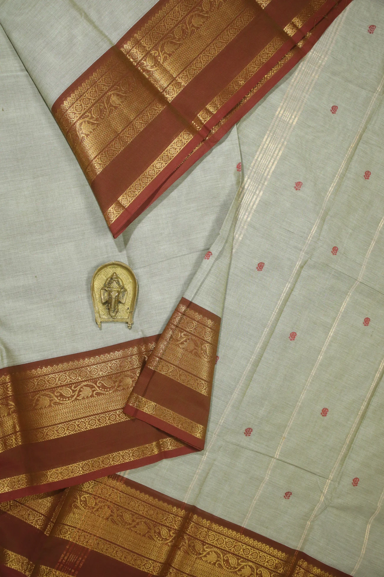 light-green-leaf-flower-grand-chettinad-saree-gc001286-a