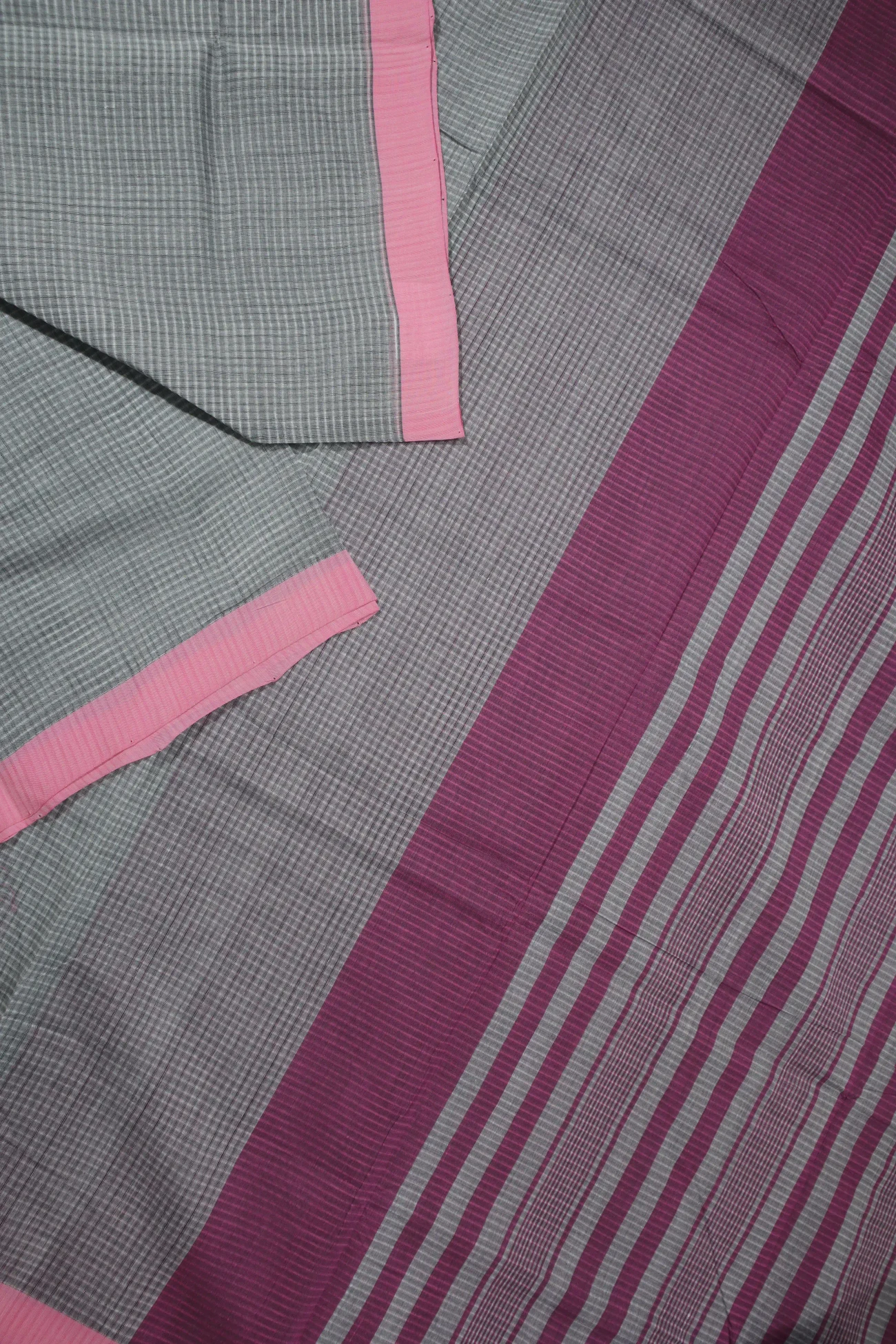 gray-missing-checks-mangalagiri-saree-ml002388-b