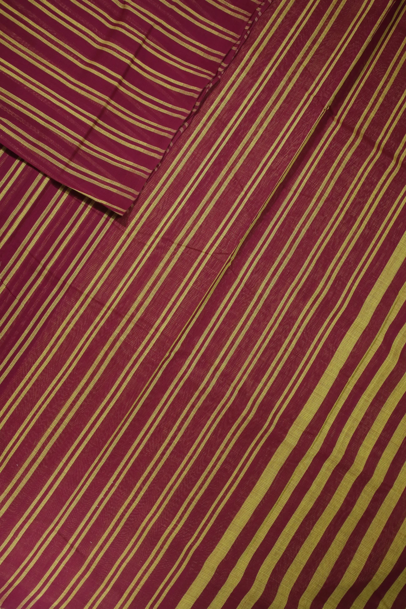 maroon-vertical-stripes-mangalagiri-saree-ml002419-b