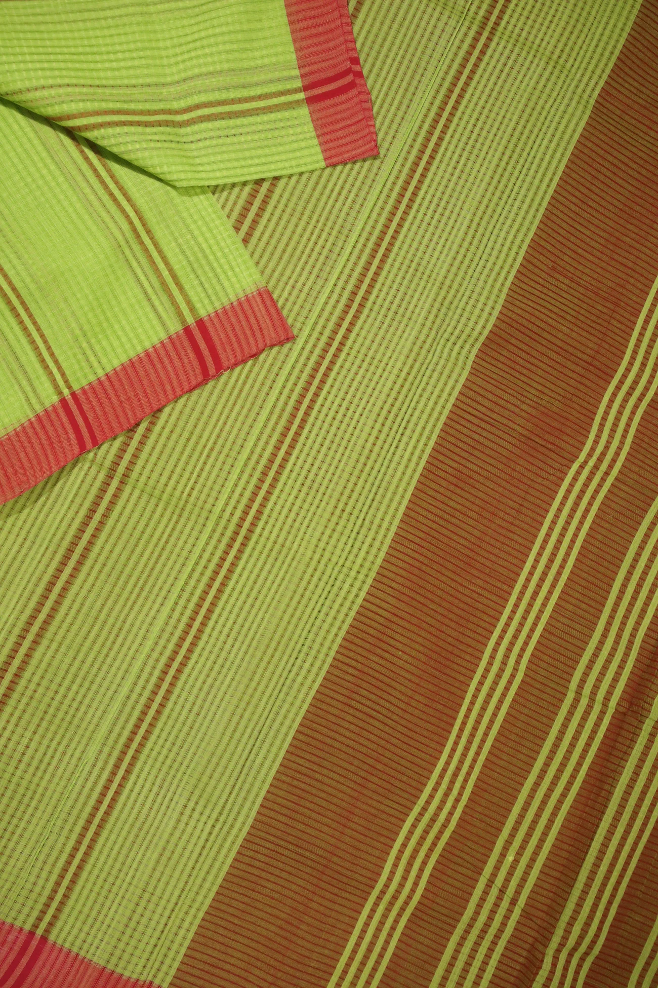 light-green-vertical-stripes-mangalagiri-saree-ml002390-b