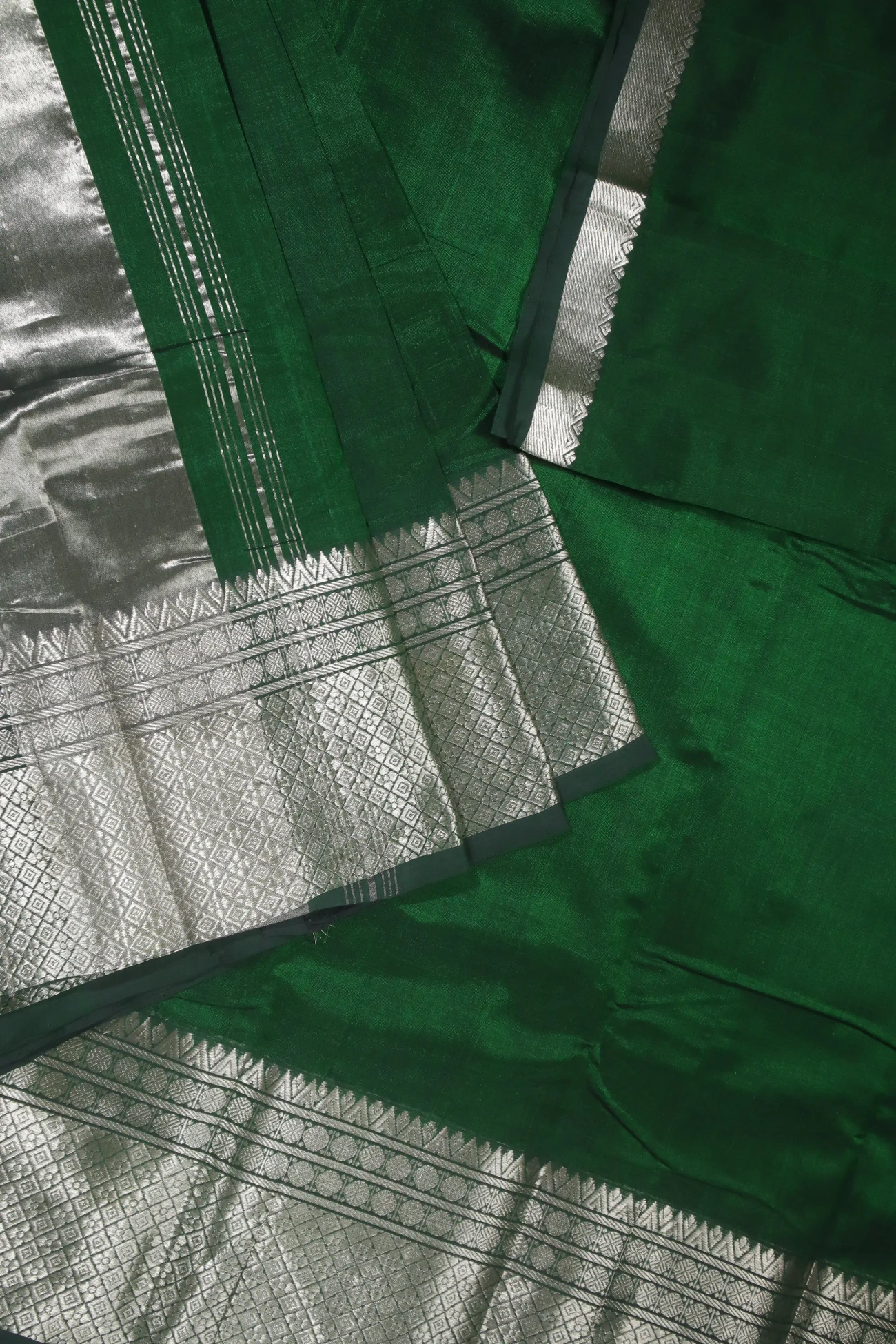 dark-green-ruthratcham-mangalagiri-silk-cotton-saree-mls000530-d