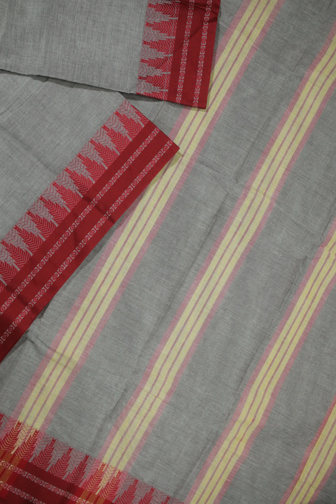 dark-gray-ruthratcham-thalampoo-reku-coimbatore-cotton-saree-cbe000021-b