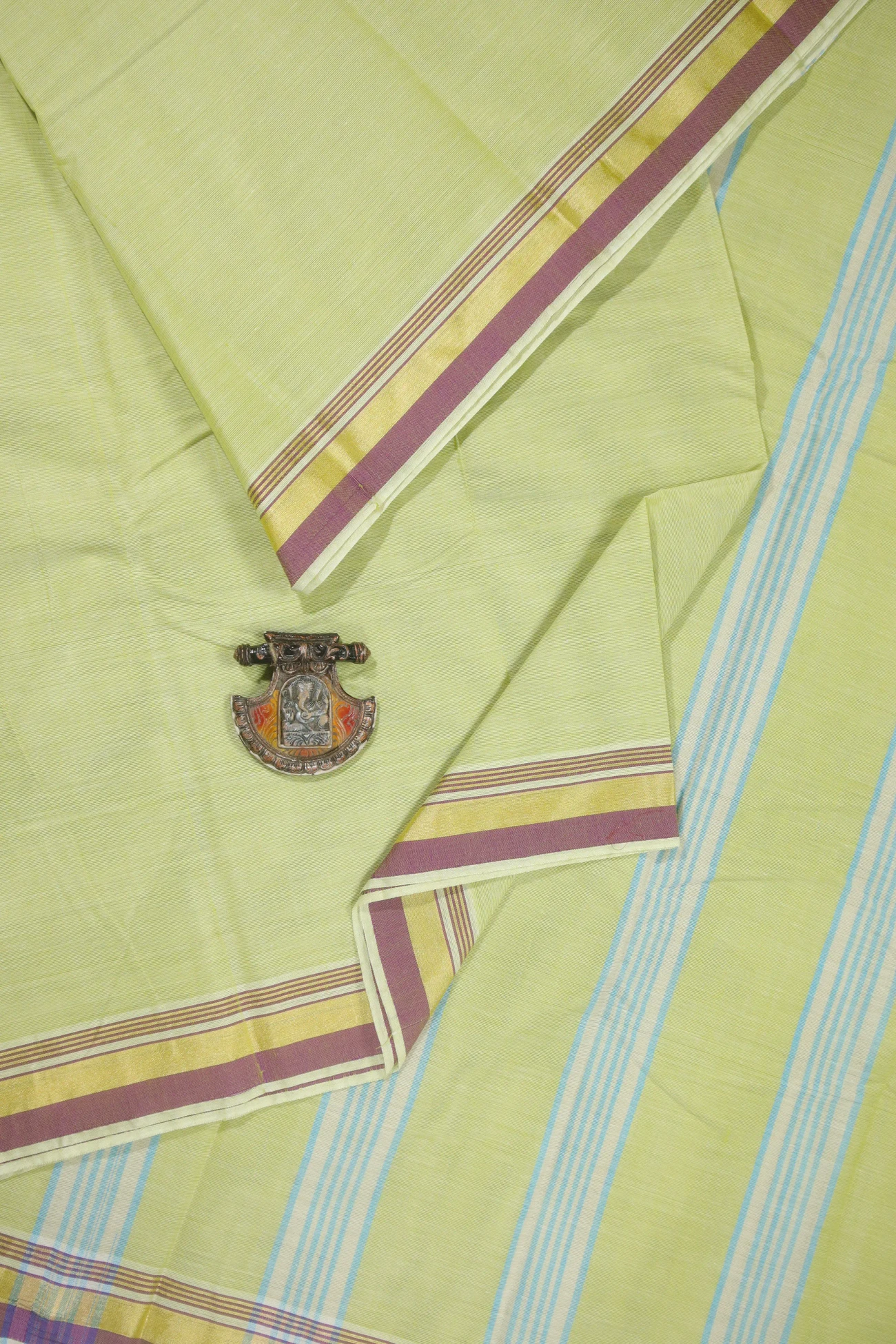 light-green-plain-coimbatore-cotton-saree-cbe000188-a