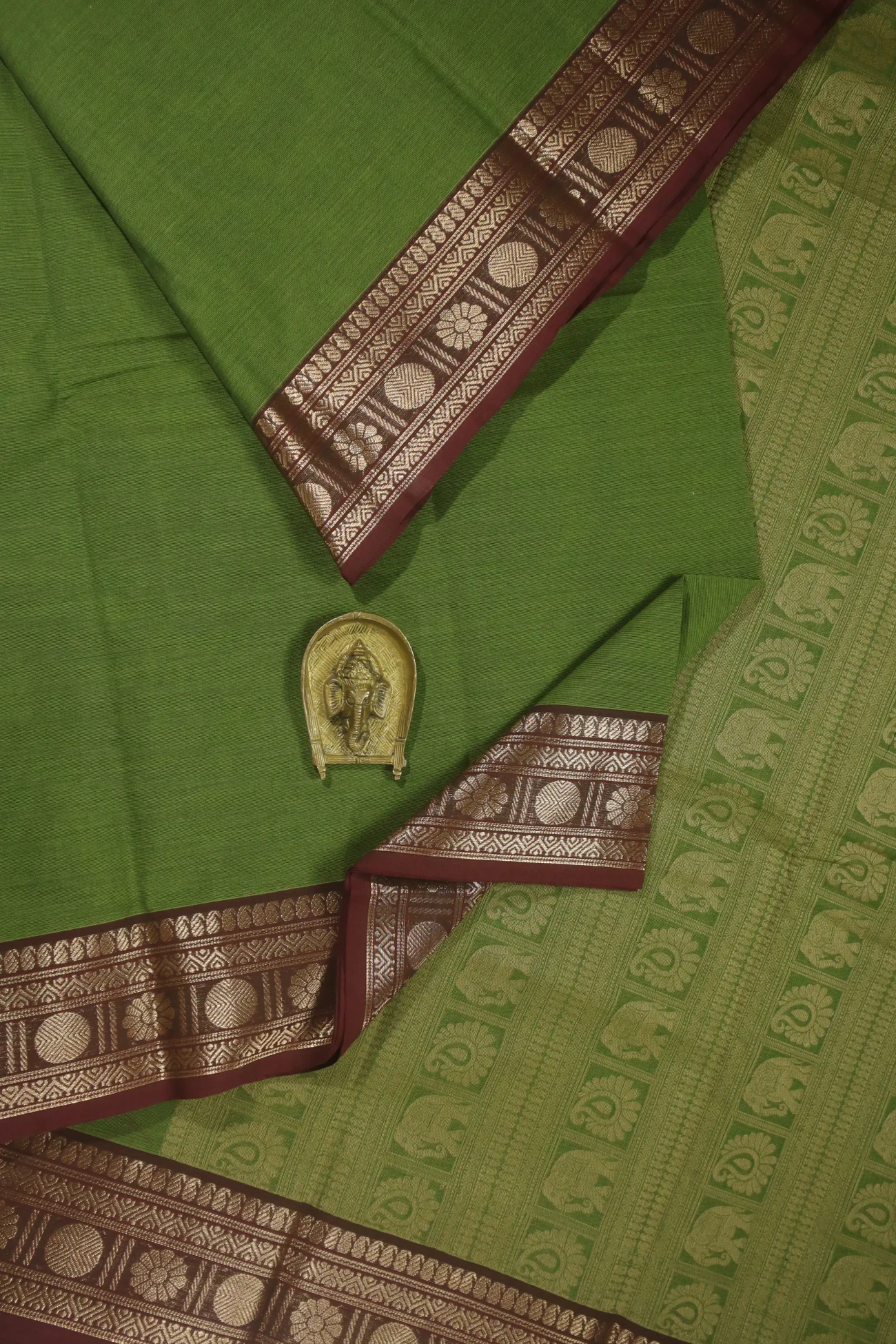 green-ruthratcham-mango-kanchi-cotton-saree-uu005318-a