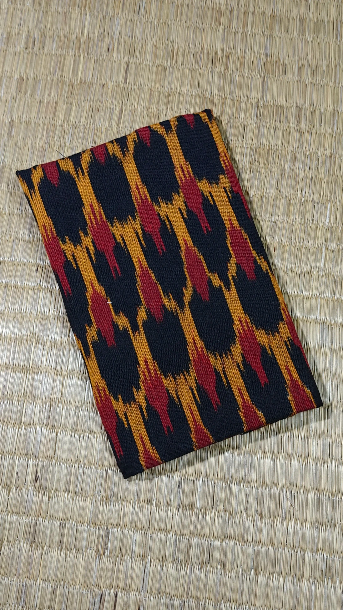 black-ikat-ikat-fabric-ik000461-a