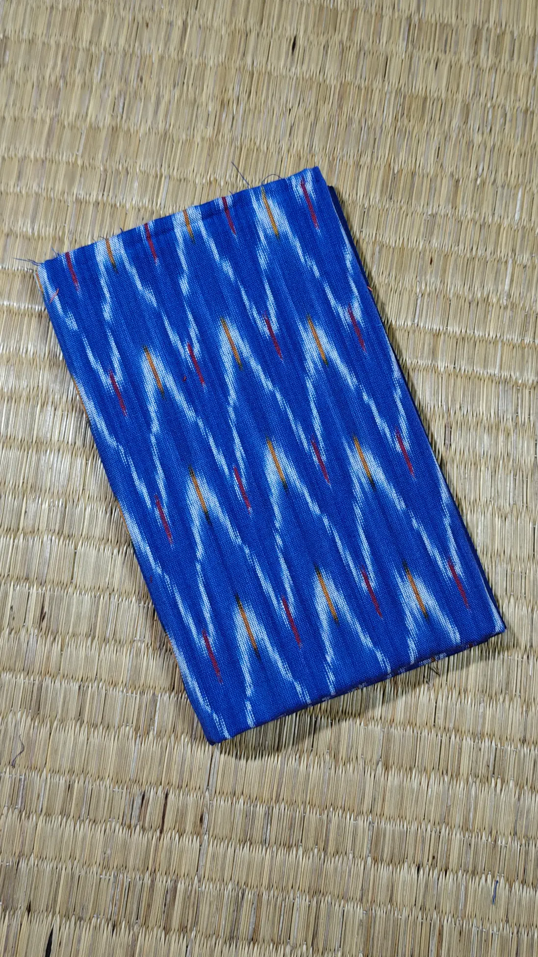 blue-ikat-zigzag-ikat-fabric-ik000502-a