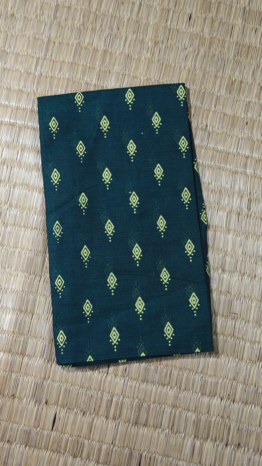 dark-green-diamoned-printed-cotton-fabric-prf000107-a