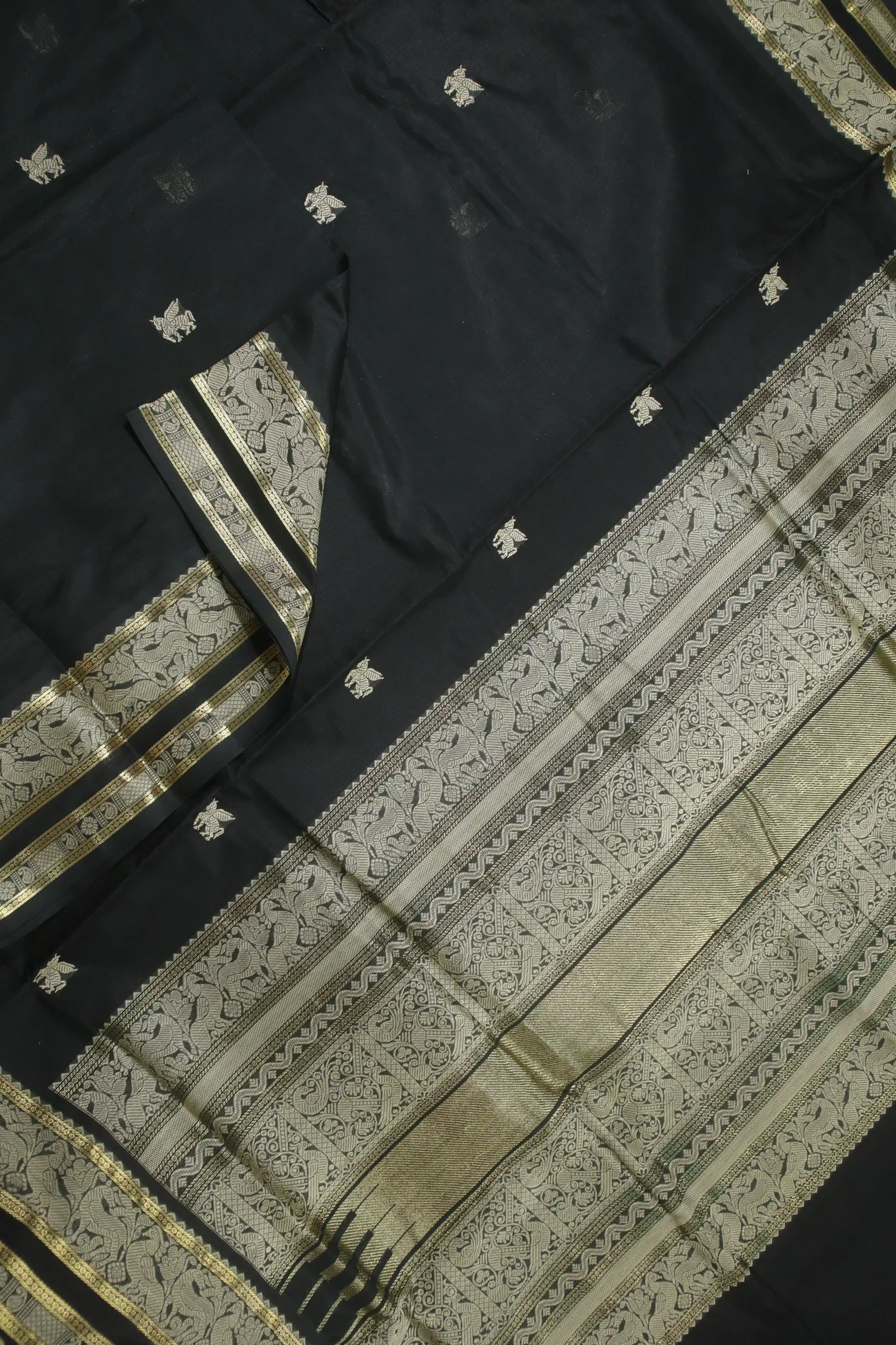 black-unicorn-silk-cotton-saree-sc002596-a