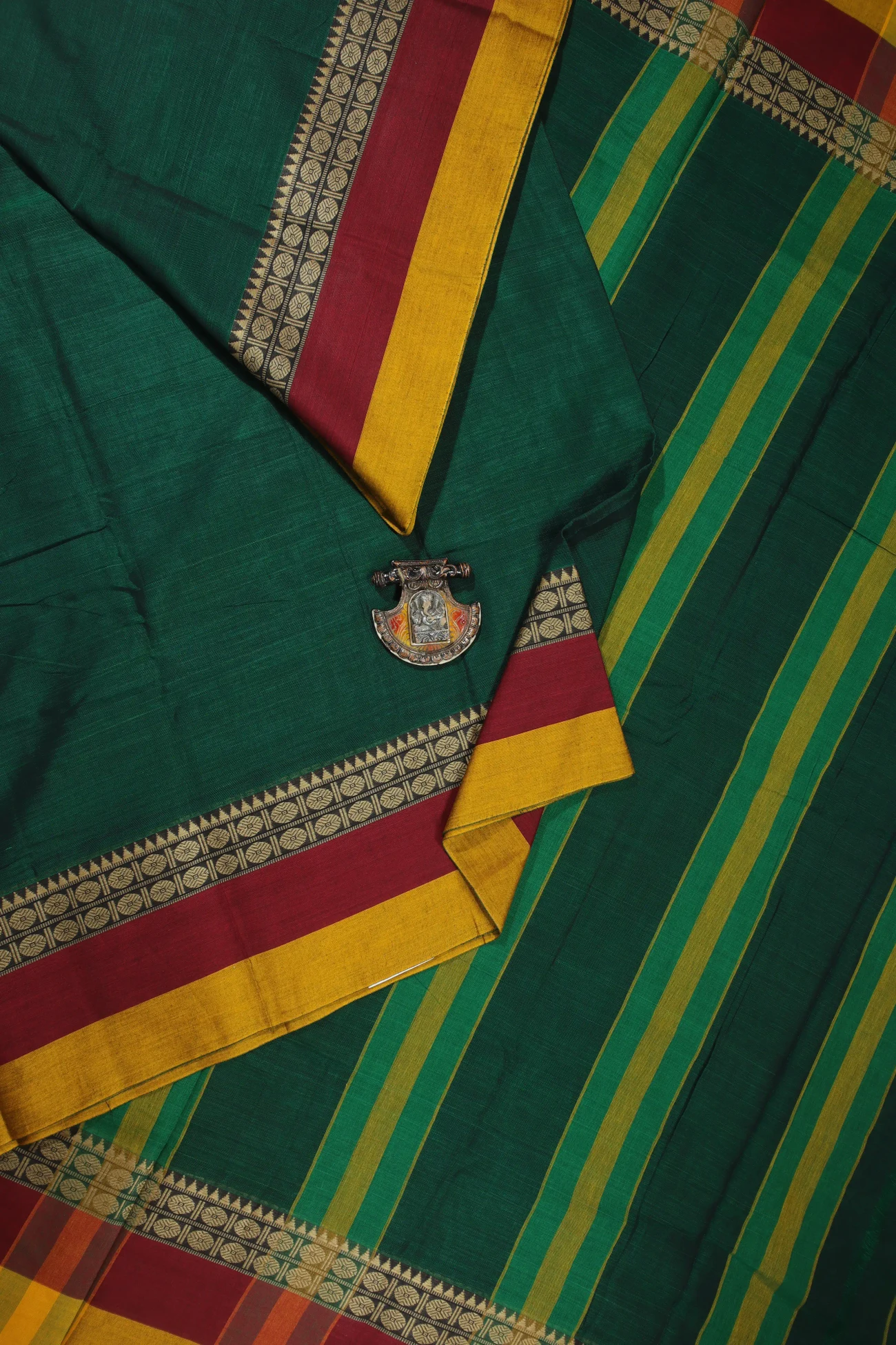 dark-green-ruthratcham-narayanpet-sarees-pk002470-a