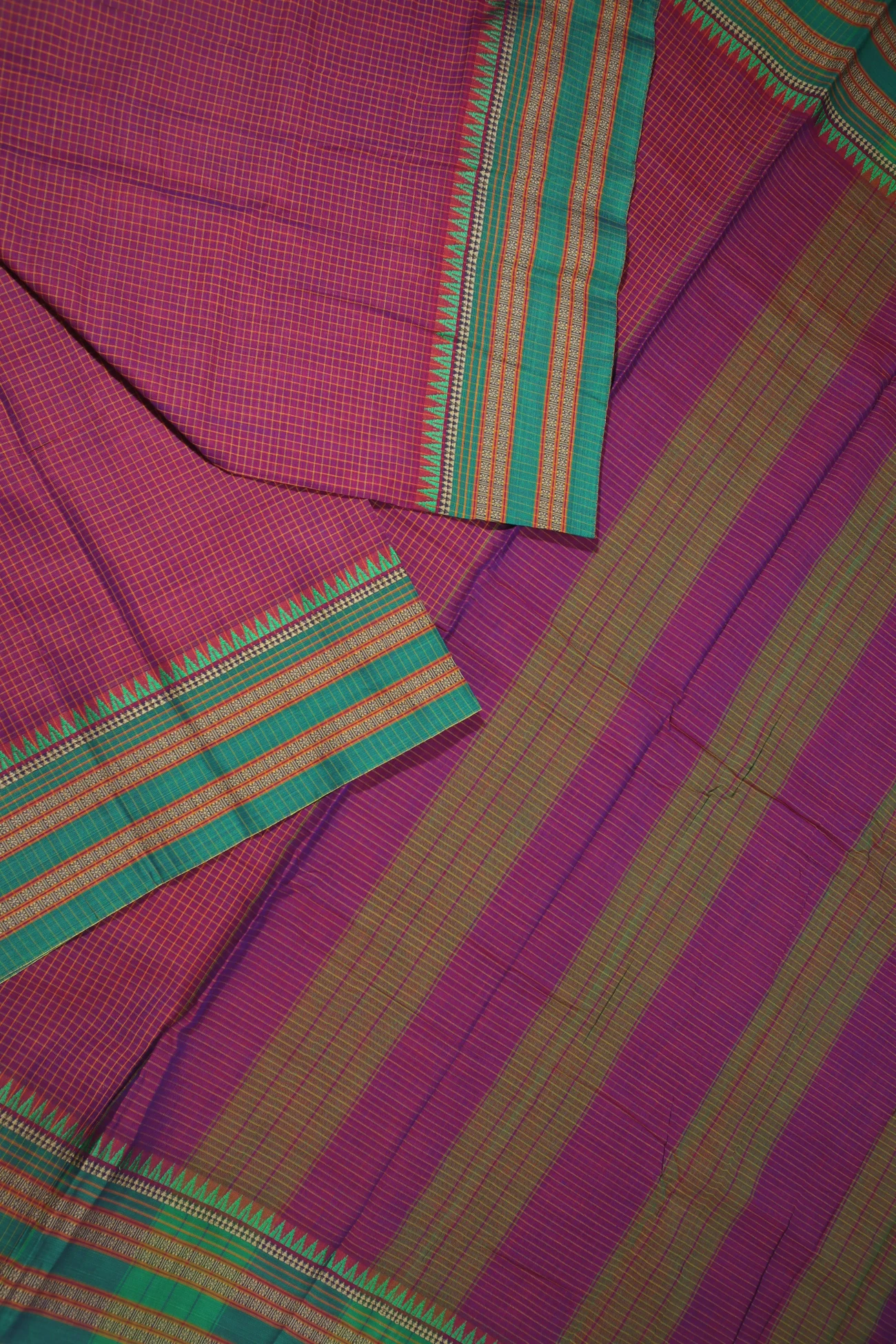 magenta-temple-ruthratcham-checked-narayanpet-sarees-pk002668-b