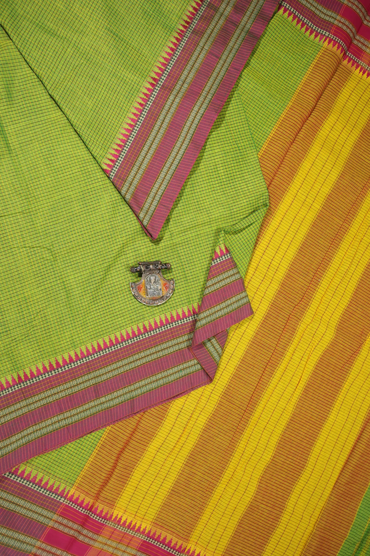 light-green-ruthratcham-checked-narayanpet-sarees-pk002634-a