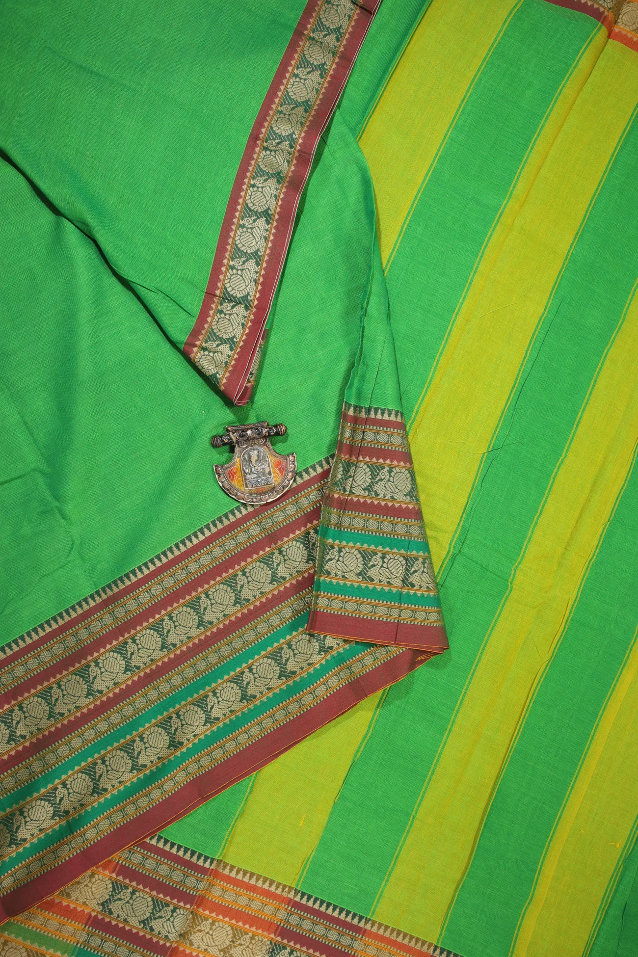 light-green-peacock-narayanpet-saree-pk002557-a