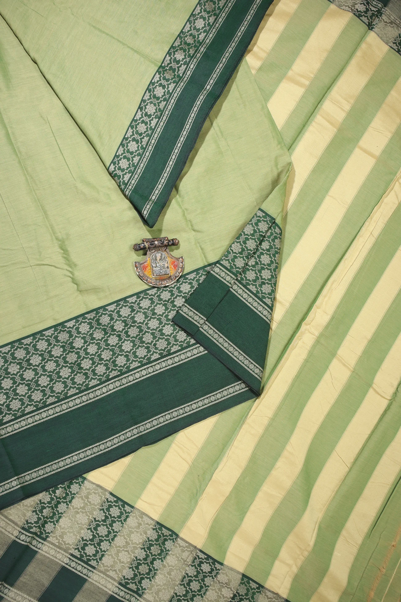 light-green-flower-narayanpet-saree-pk002725-a