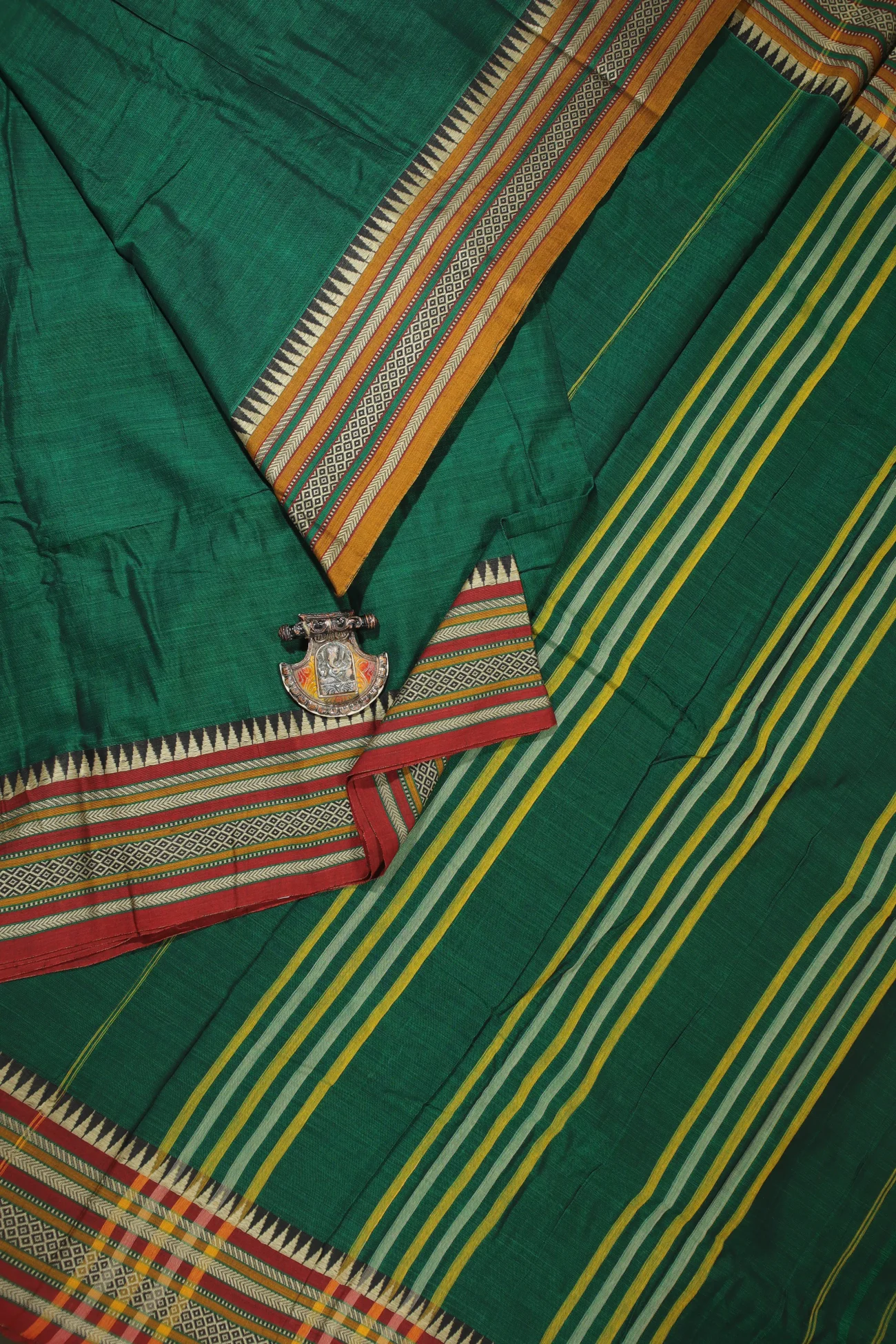 dark-green-temple-narayanpet-saree-pk002700-a