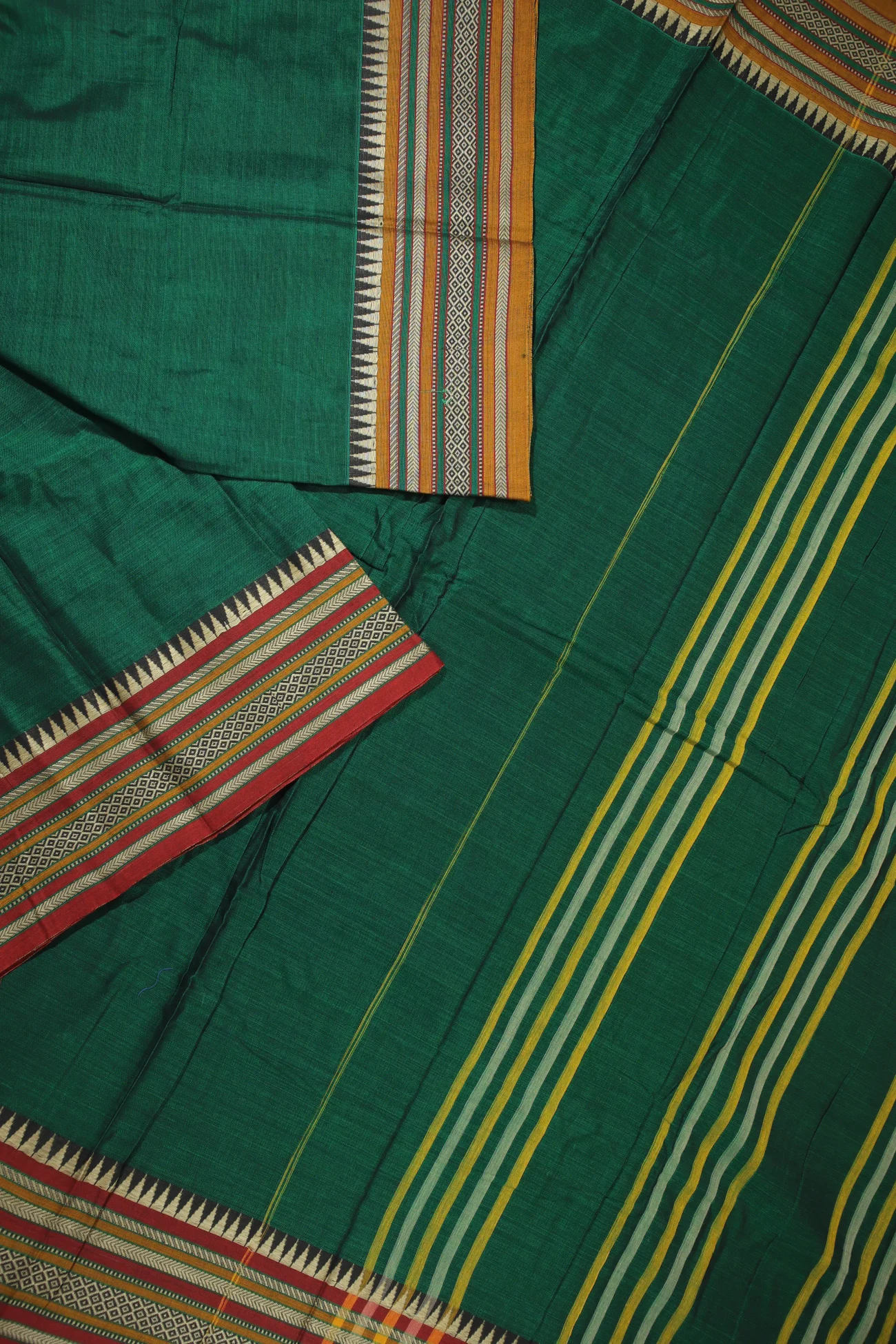 dark-green-temple-narayanpet-saree-pk002700-b