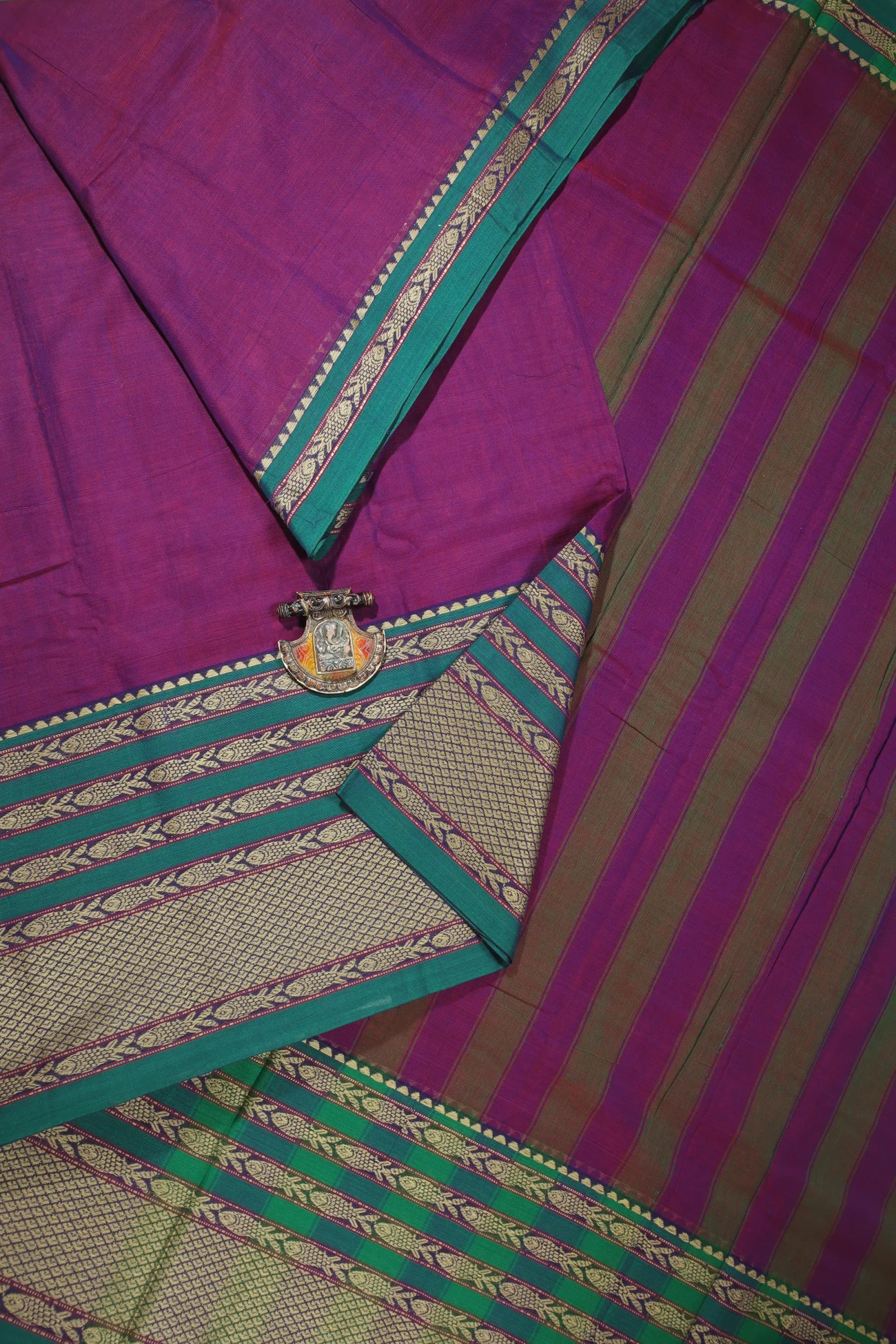 magenta-fish-narayanpet-saree-pk002729-a