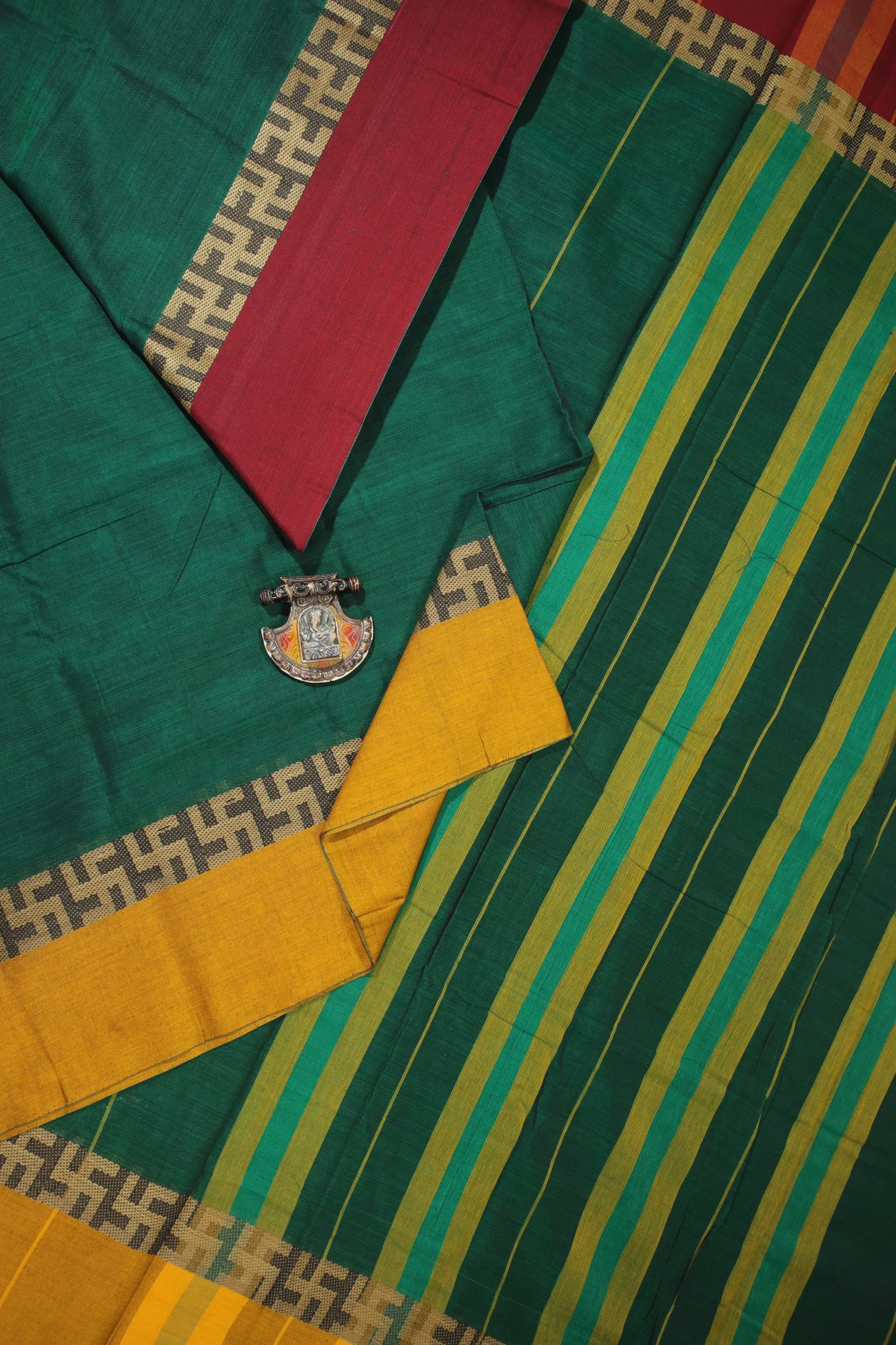 dark-green-swastik-narayanpet-saree-pk004500-a