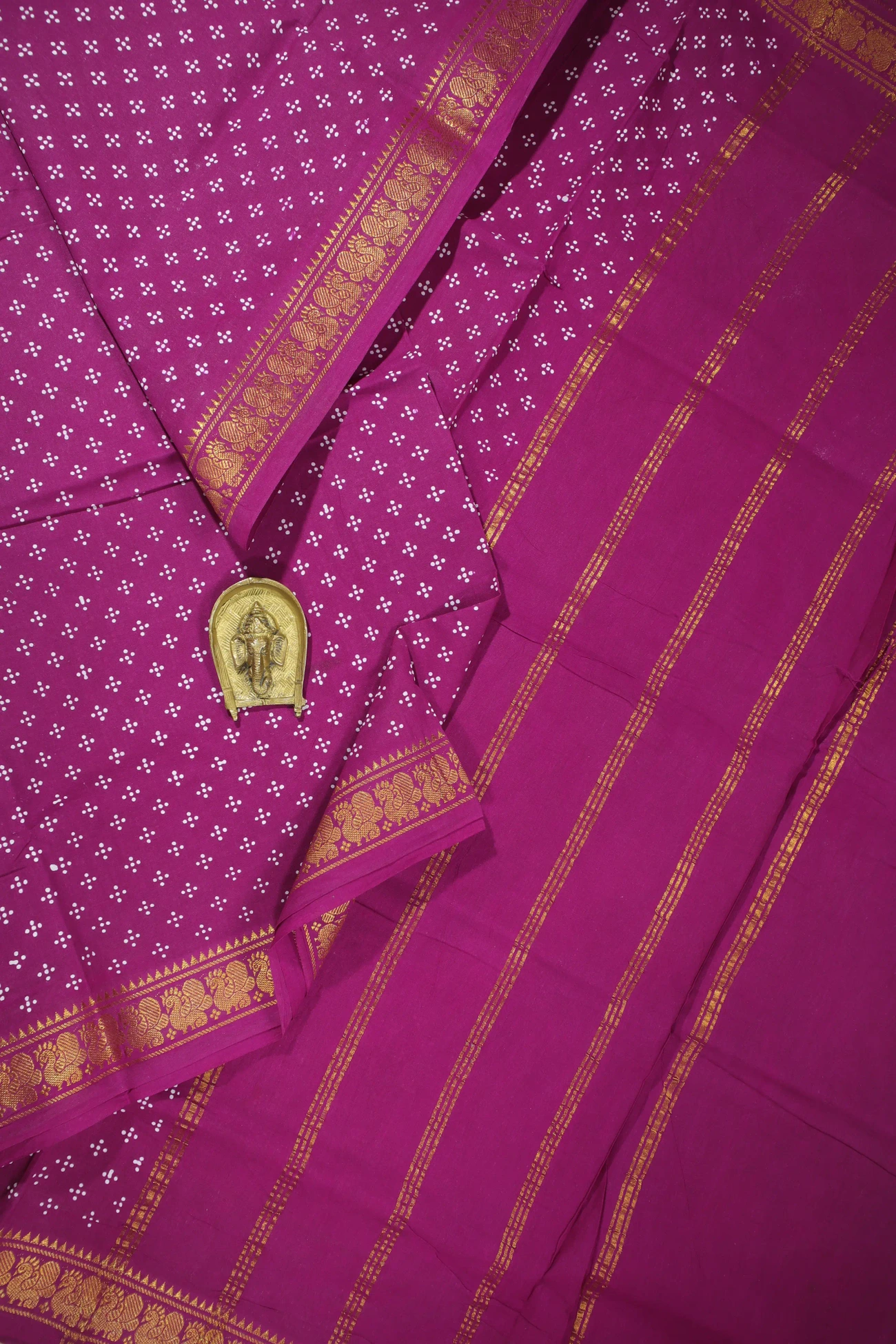 magenta-peacock-madurai-sungudi-saree-ss006013-a