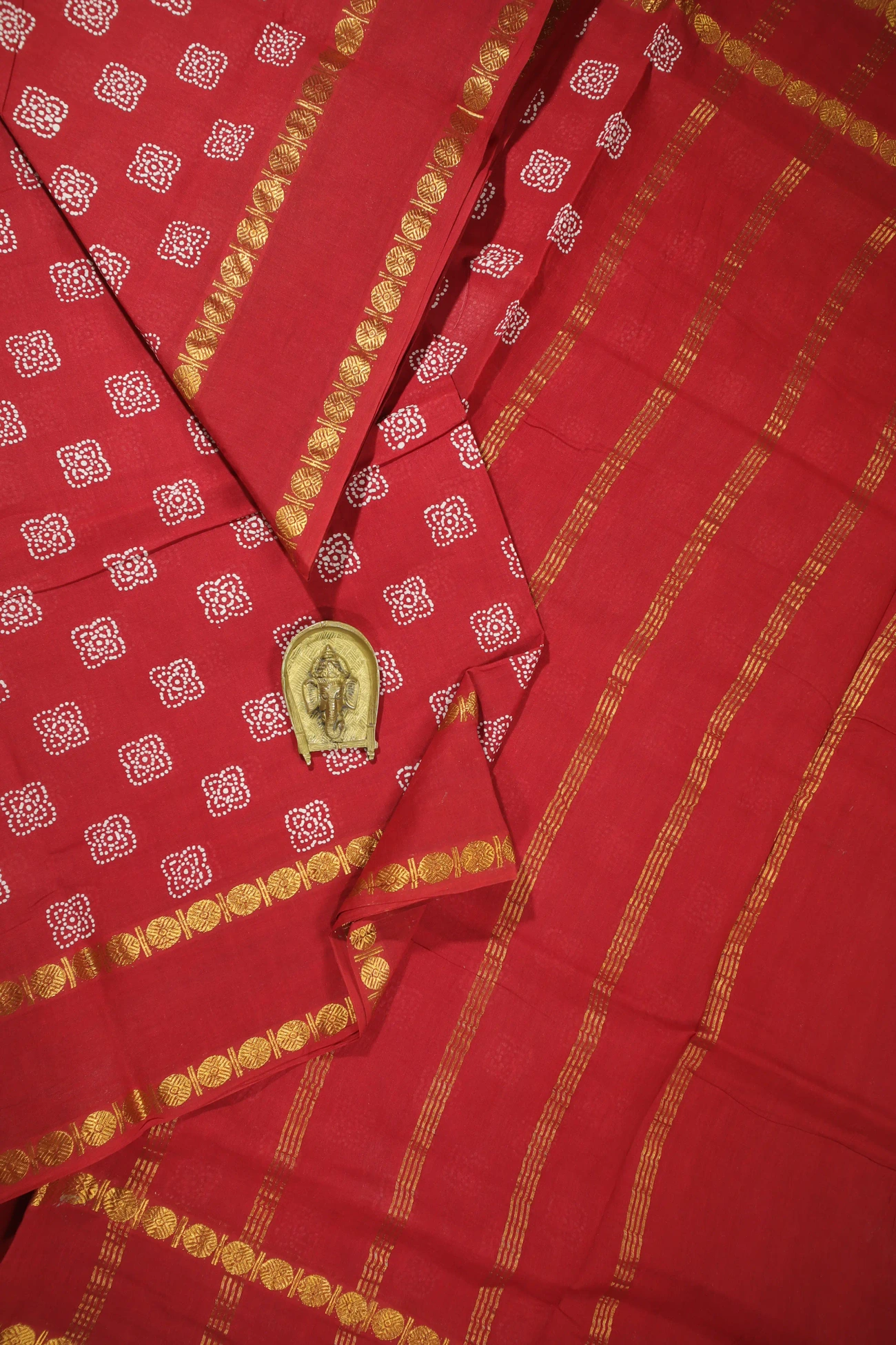 dark-maroon-ruthratcham-rettai-pettu-madurai-sungudi-saree-ss005920-a