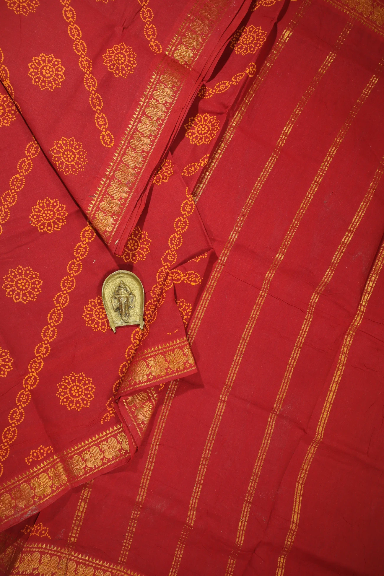 red-flower-madurai-sungudi-saree-ss006016-a