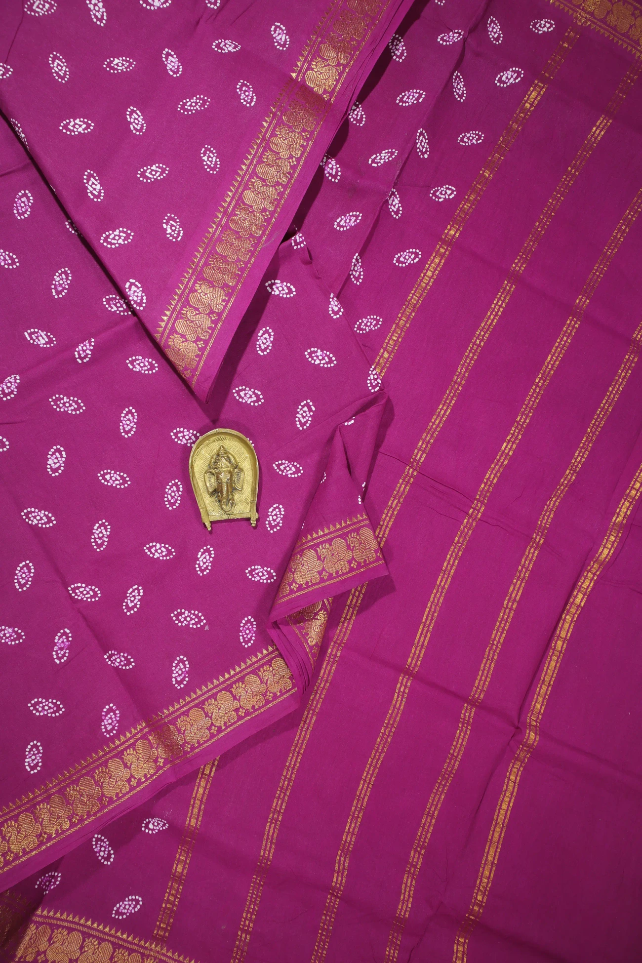 magenta-peacock-madurai-sungudi-saree-ss005921-a