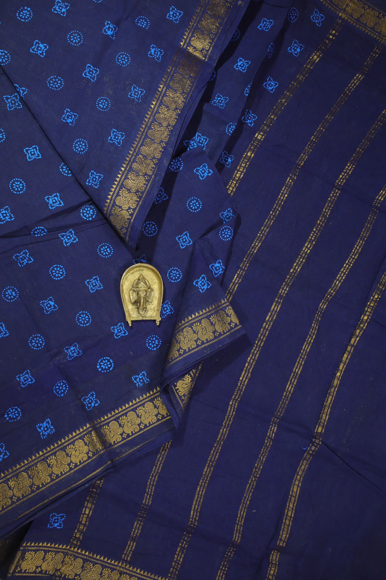 navy-flower-madurai-sungudi-saree-ss005903-a