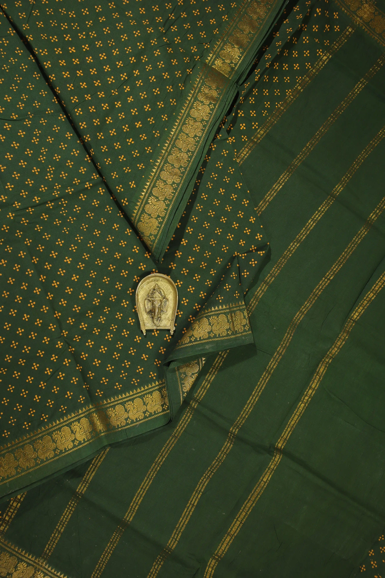 green-peacock-madurai-sungudi-saree-ss005952-a