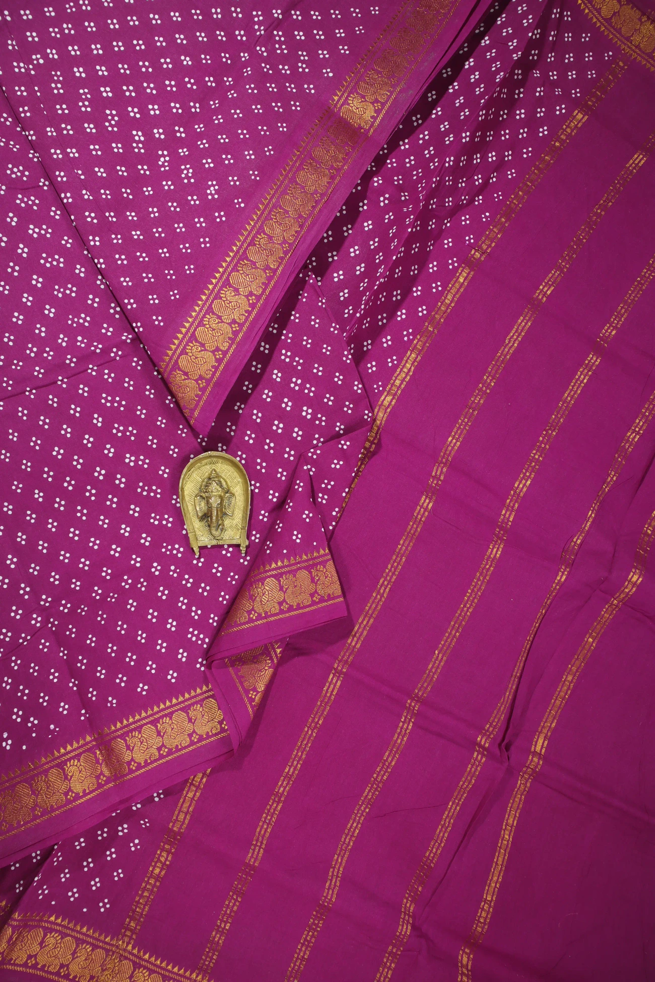 magenta-peacock-madurai-sungudi-saree-ss005893-a