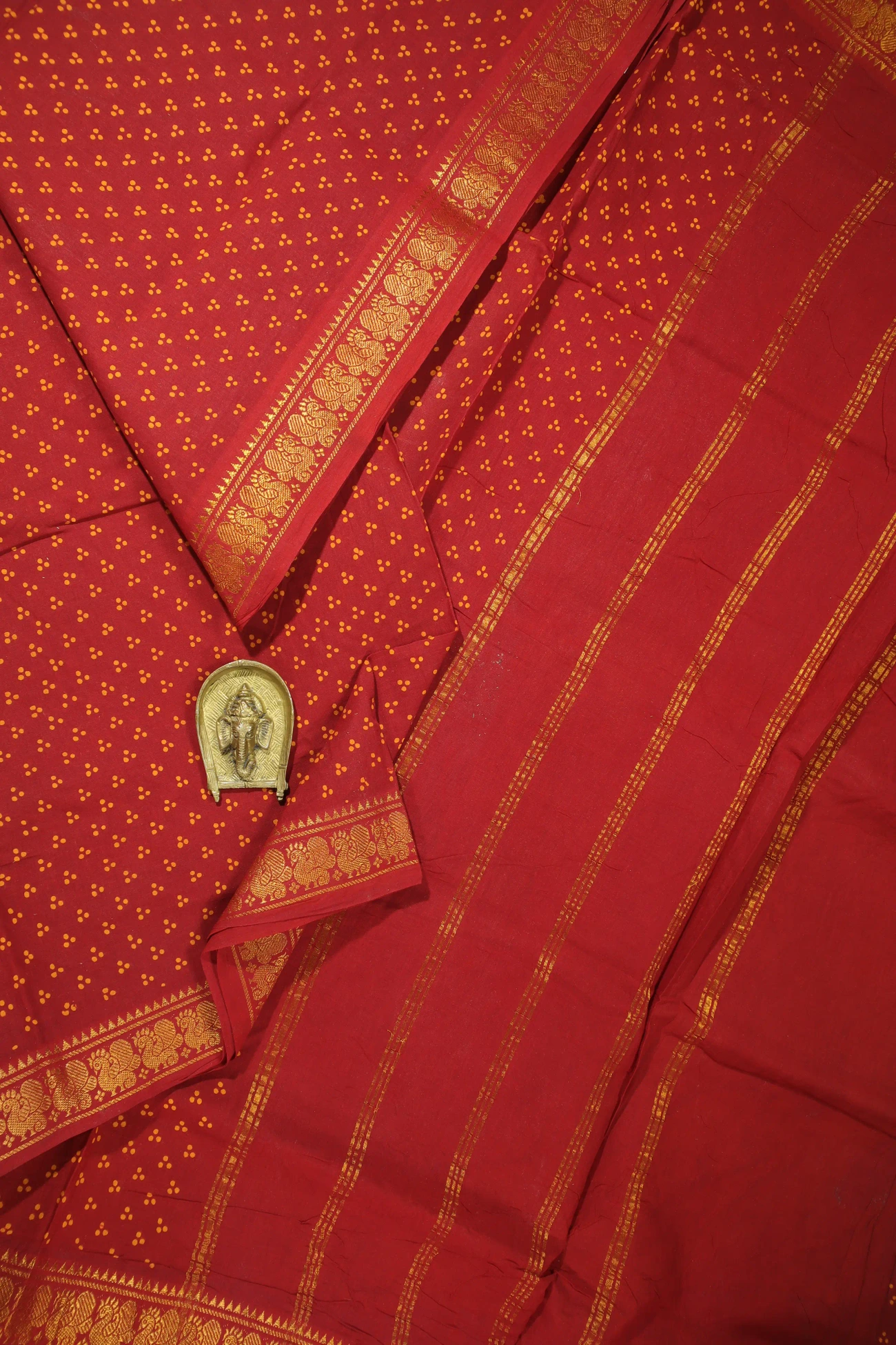 red-peacock-madurai-sungudi-saree-ss005916-a