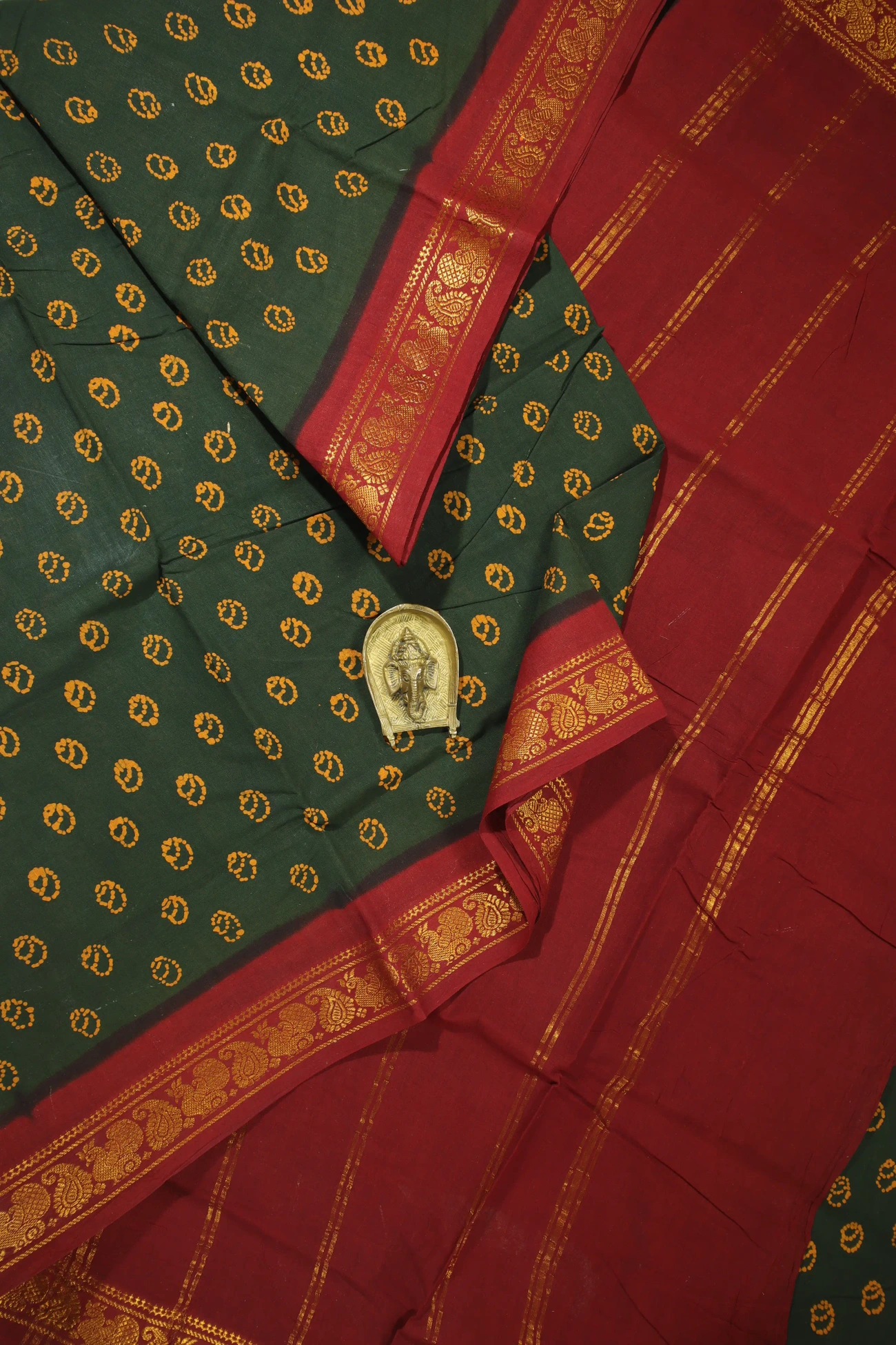 dark-green-peacock-mango-madurai-sungudi-saree-ss005877-a