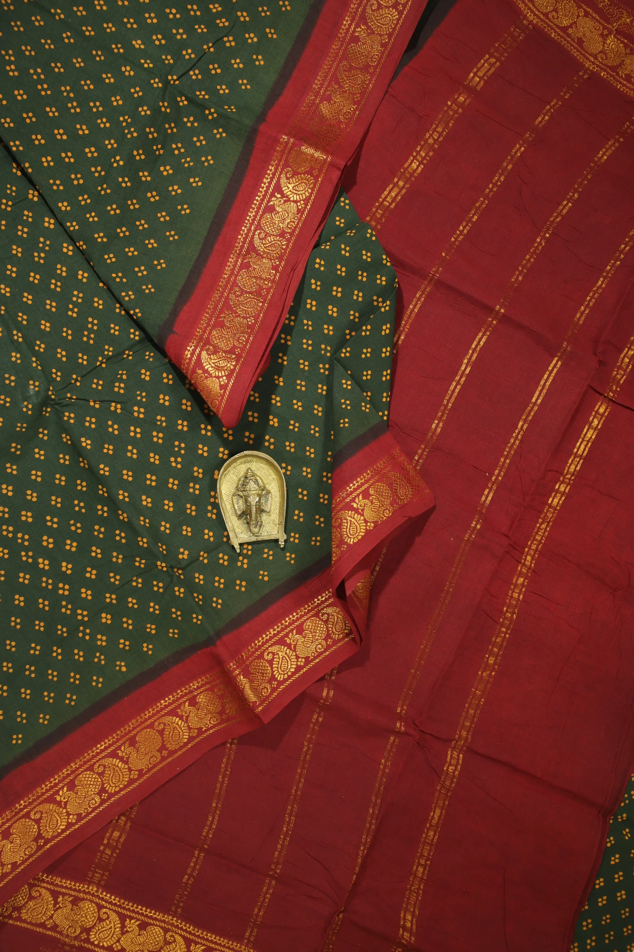 dark-green-peacock-mango-madurai-sungudi-saree-ss006029-a