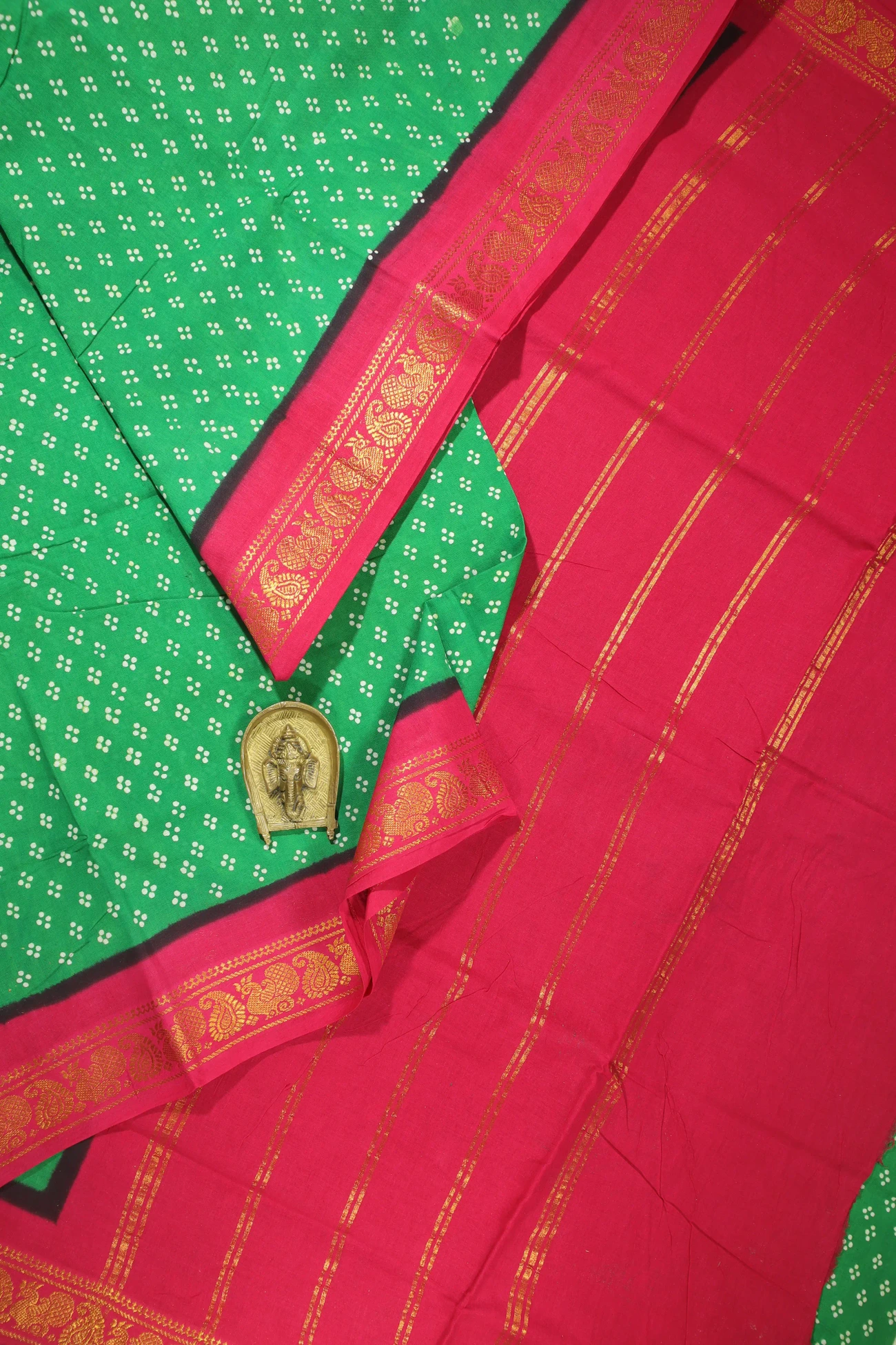 green-peacock-mango-madurai-sungudi-saree-ss005884-a