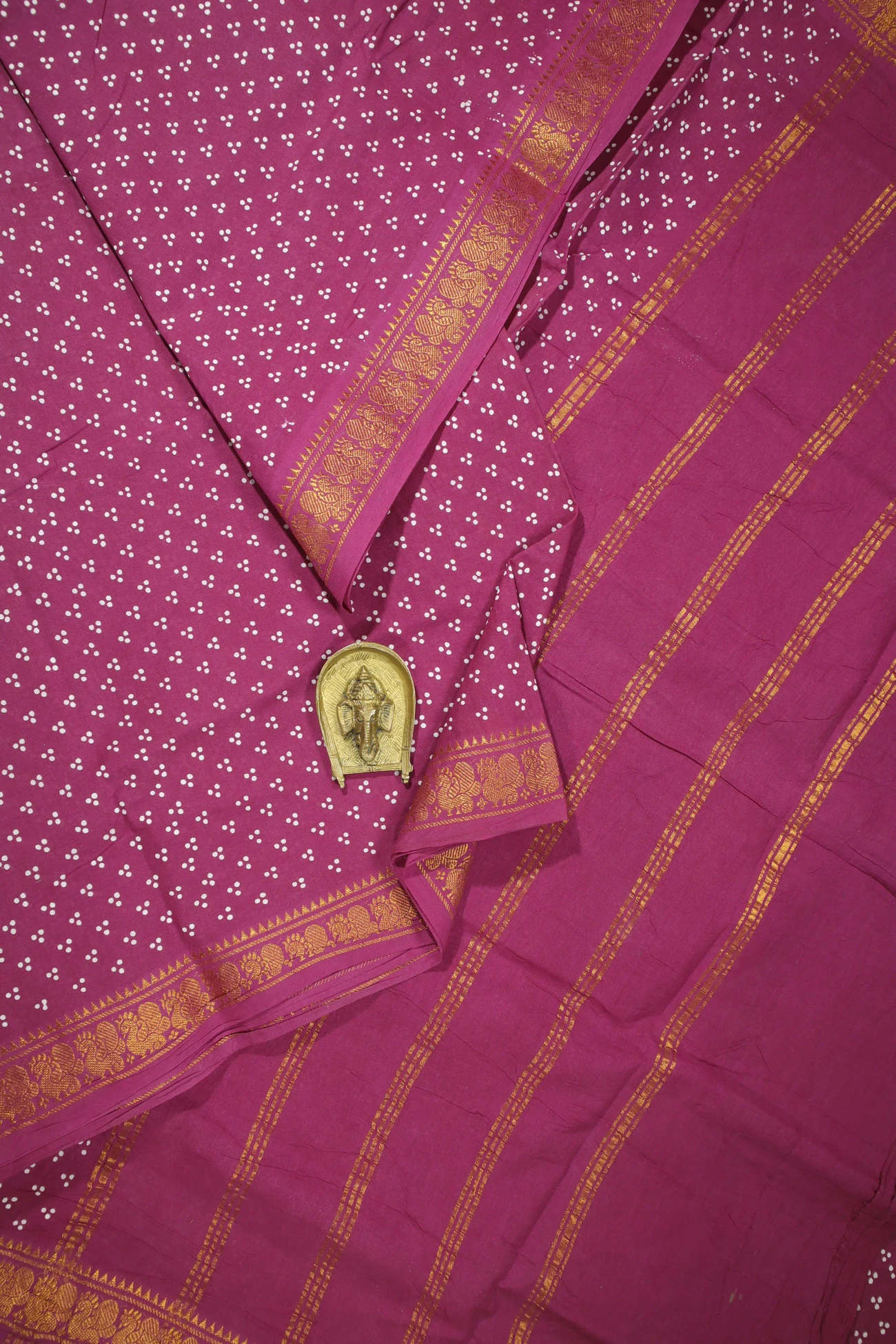 magenta-peacock-madurai-sungudi-saree-ss005979-a