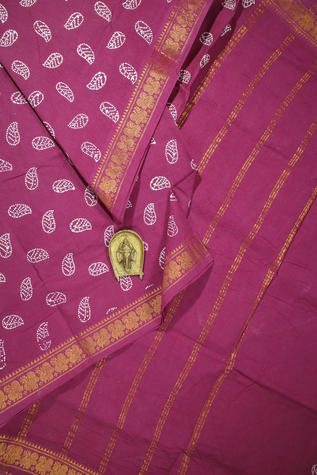 dark-magenta-leaf-peacock-madurai-sungudi-saree-ss006024-a