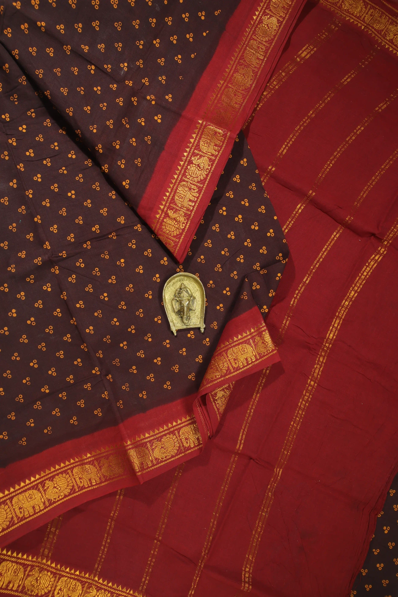 brown-elephant-peacock-madurai-sungudi-saree-ss005886-a