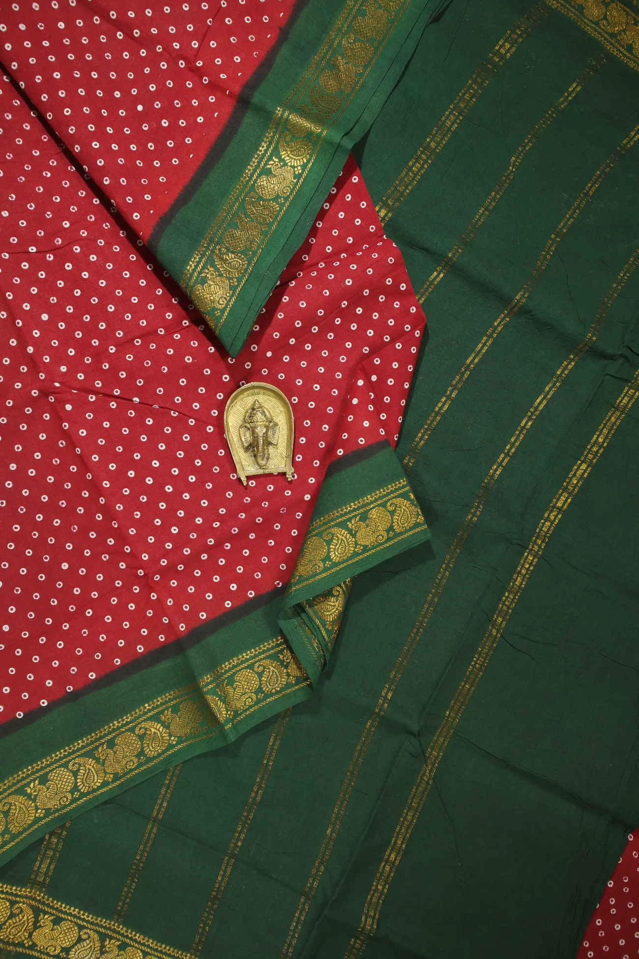 dark-maroon-peacock-dots-madurai-sungudi-saree-ss005855-a