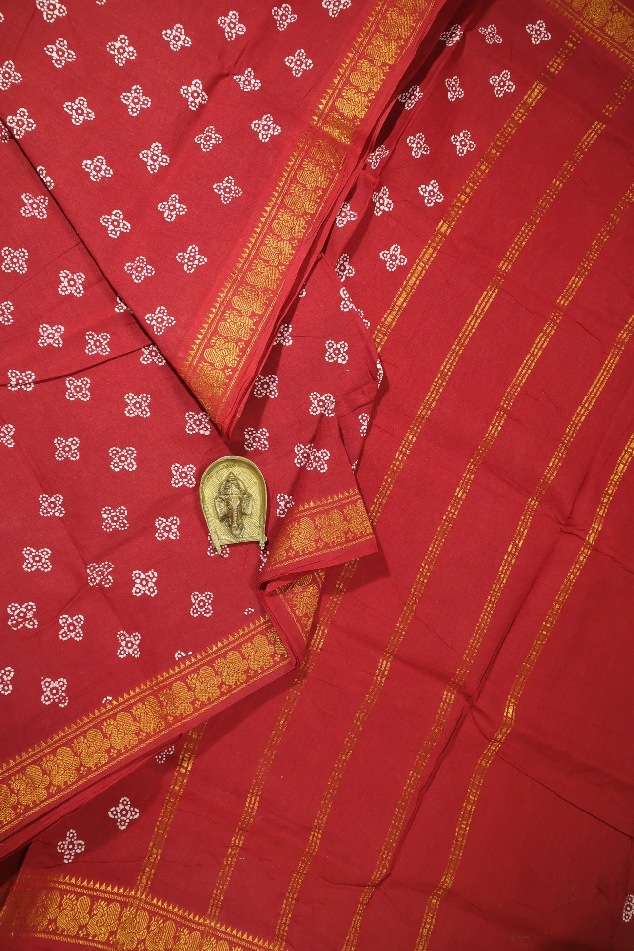 red-flower-peacock-madurai-sungudi-saree-ss005919-a