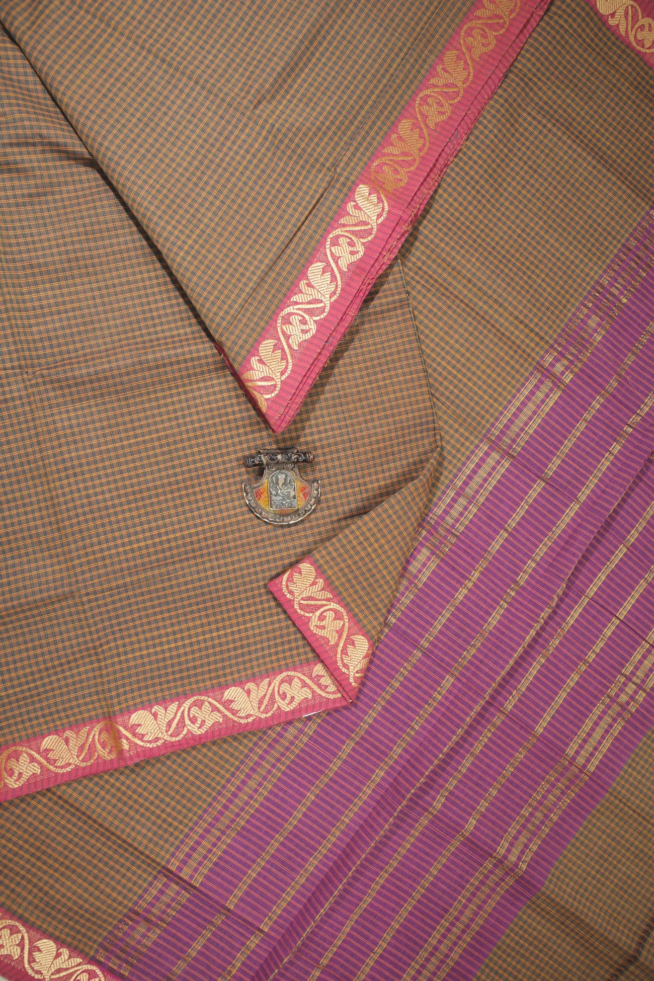 brown-flower-checked-chettinad-madisar-ny000794-a