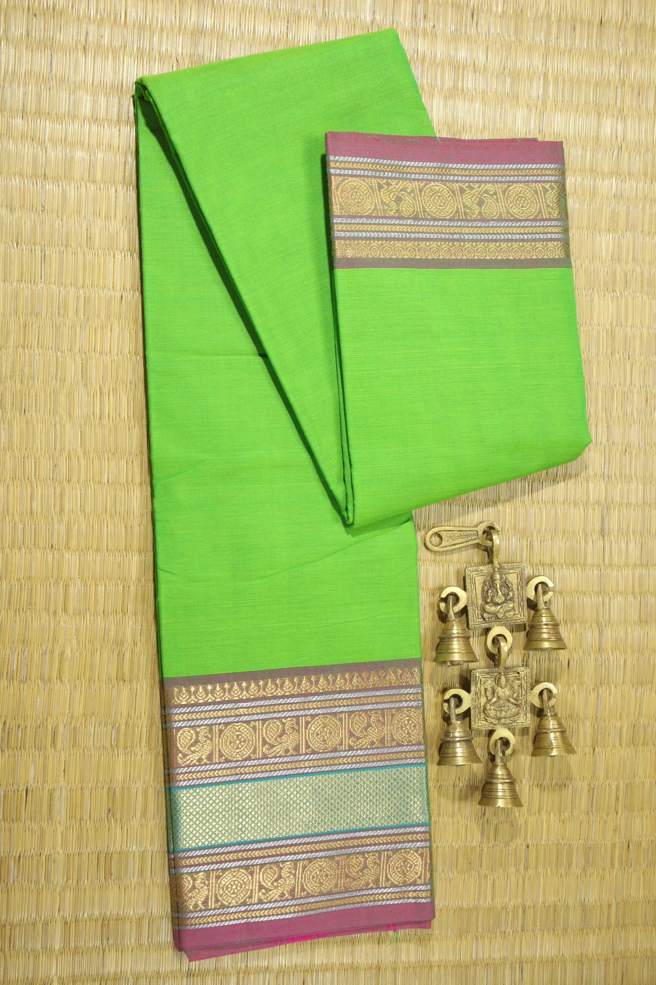 light-green-peacock-ruthratcham-malarkodi-saree-mk007457-a