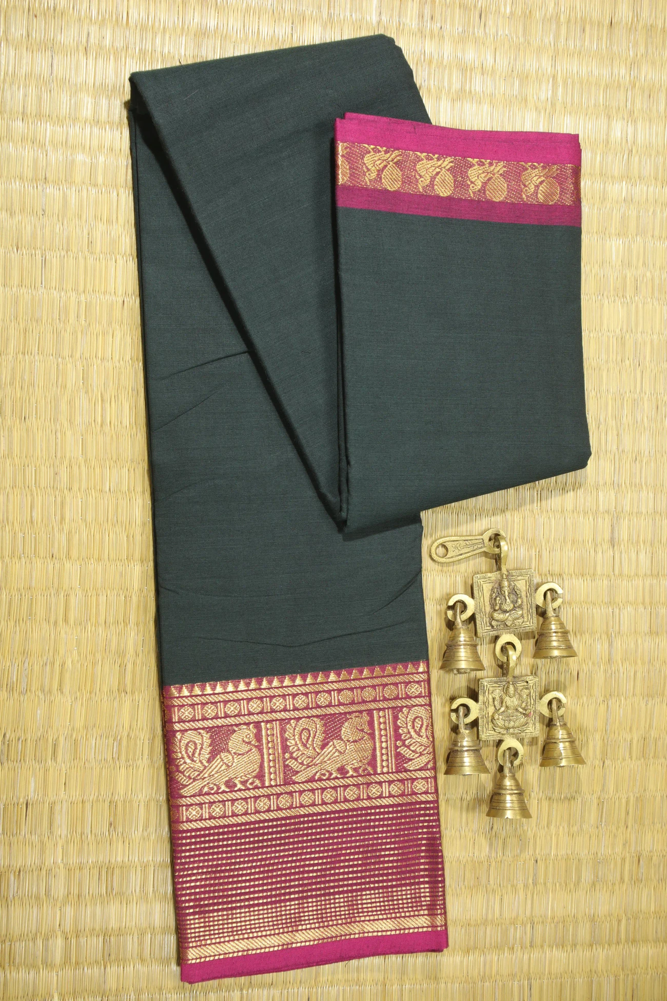 dark-green-peacock-ruthratcham-malarkodi-saree-mk007471-a